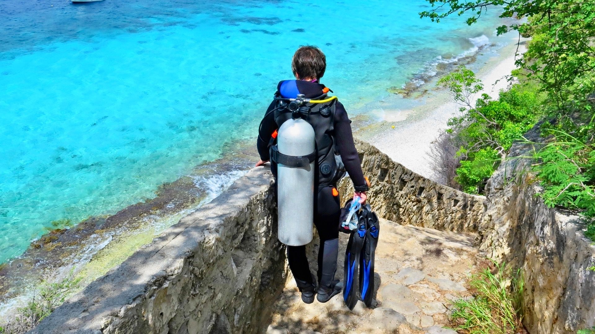 このカリブ海の国には、信じられないほどのスキューバダイビングがあります