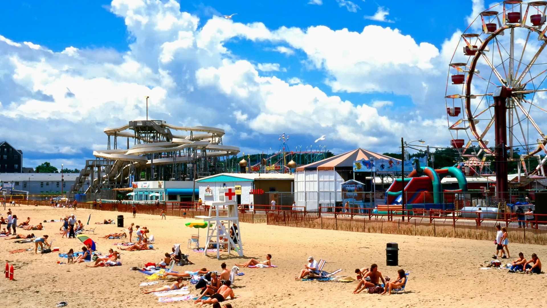 ニューイングランドで最高のビーチを持つ7つの小さな夏の町