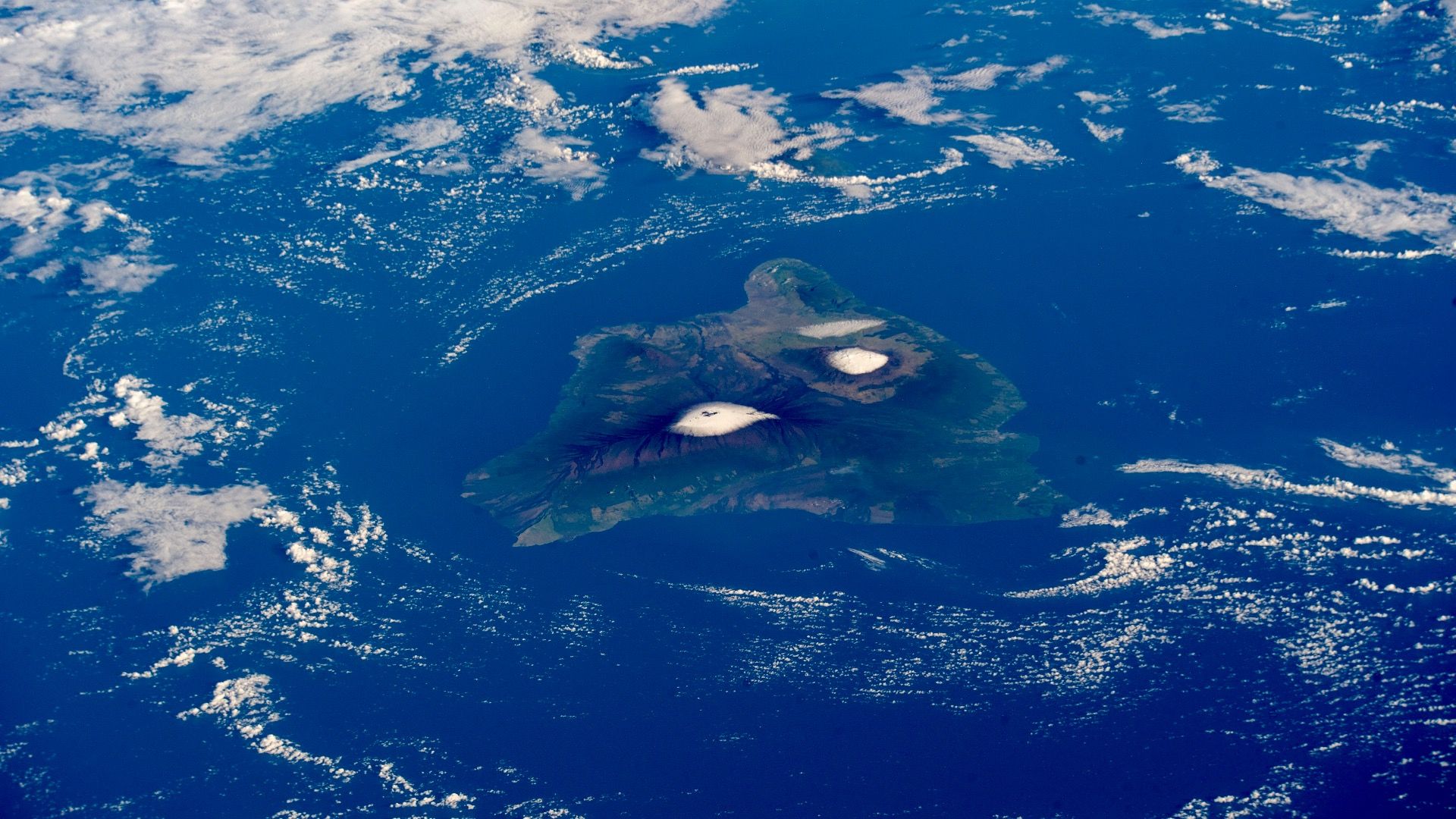 信じられないかもしれませんが、この（私たち）山はエベレストよりも背が高い