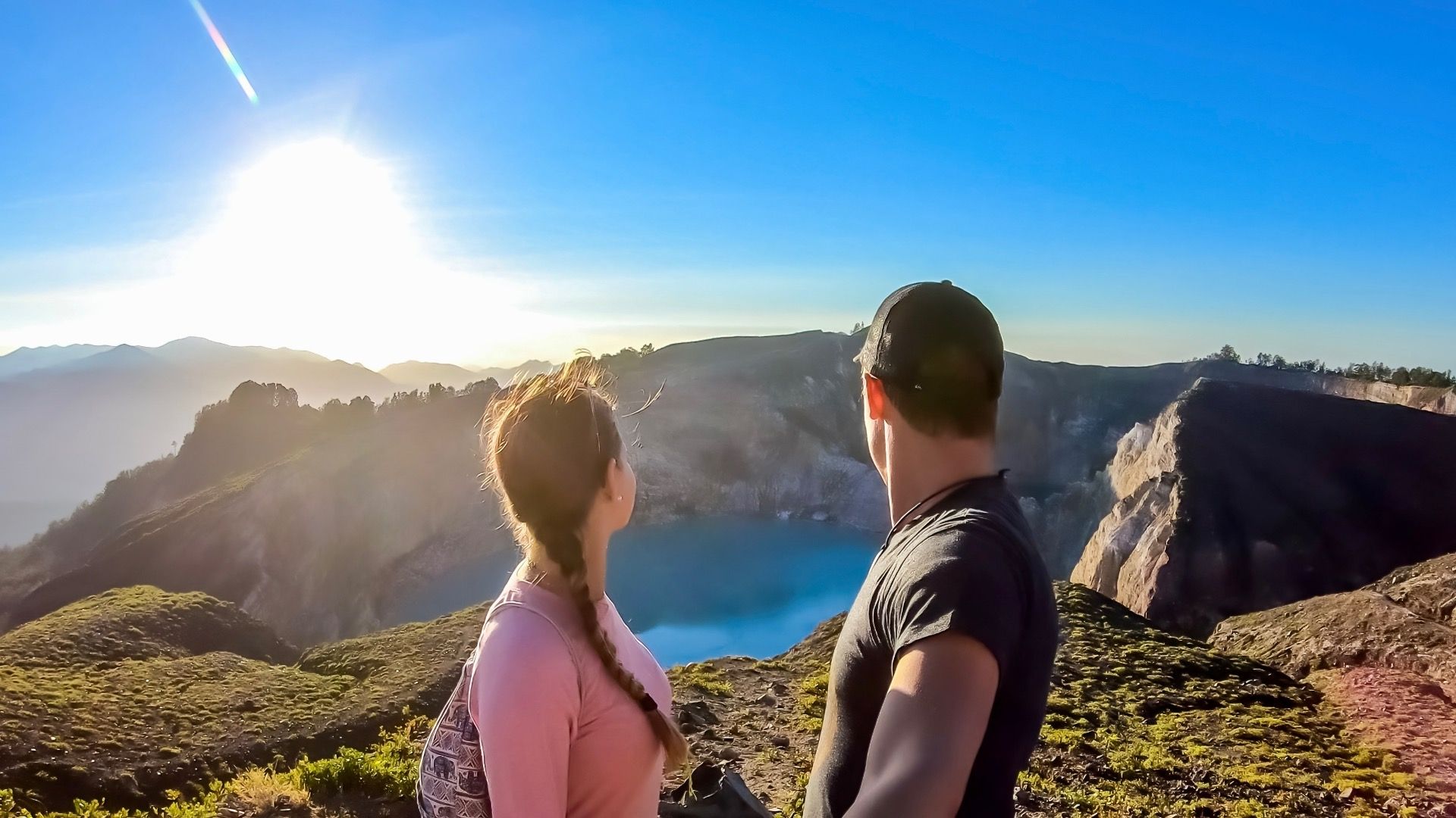 この過小評価されている島にはコモドドラゴンの本拠地があります（そしてあなたは訪れることができます）