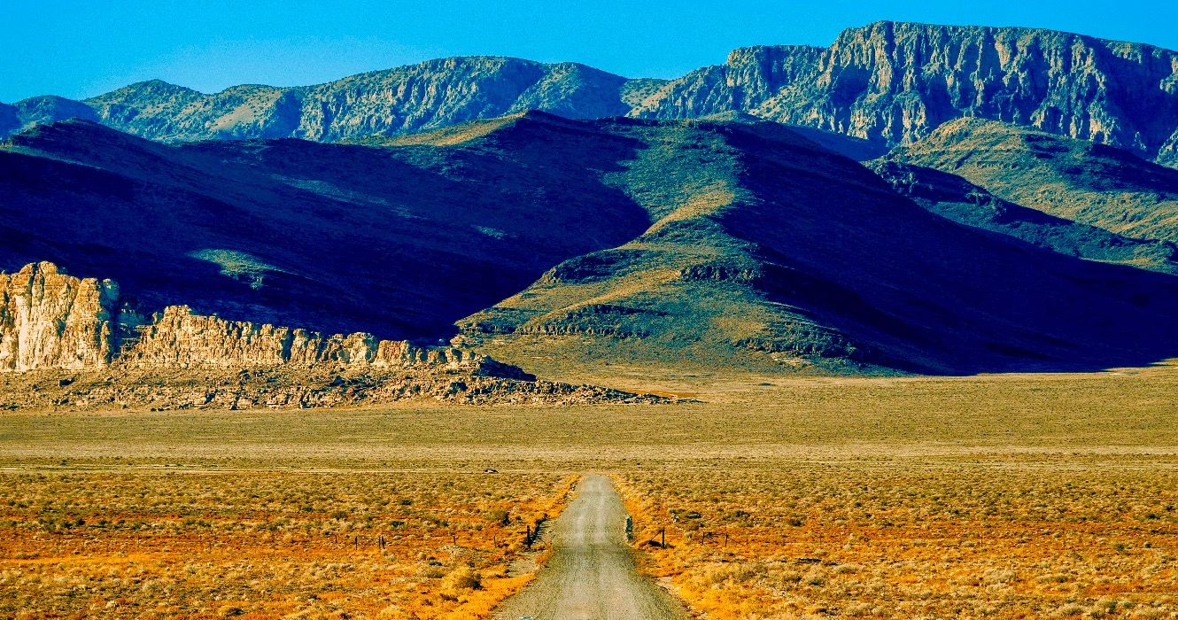 このクロスカントリーハイウェイは、アメリカの「孤独な道」として知られています