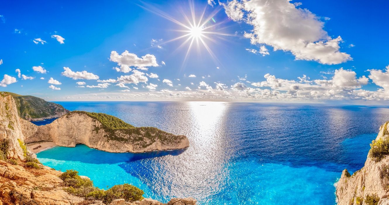 このギリシャの島は、2024年に旅行者に手頃な価格の休暇を提供しています