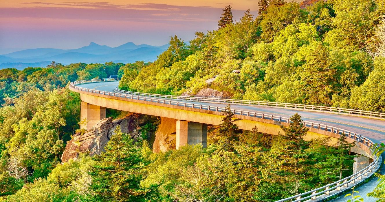 北カロライナとサウスカロライナの風光明媚な場所を通る10のユニークなロードトリップ