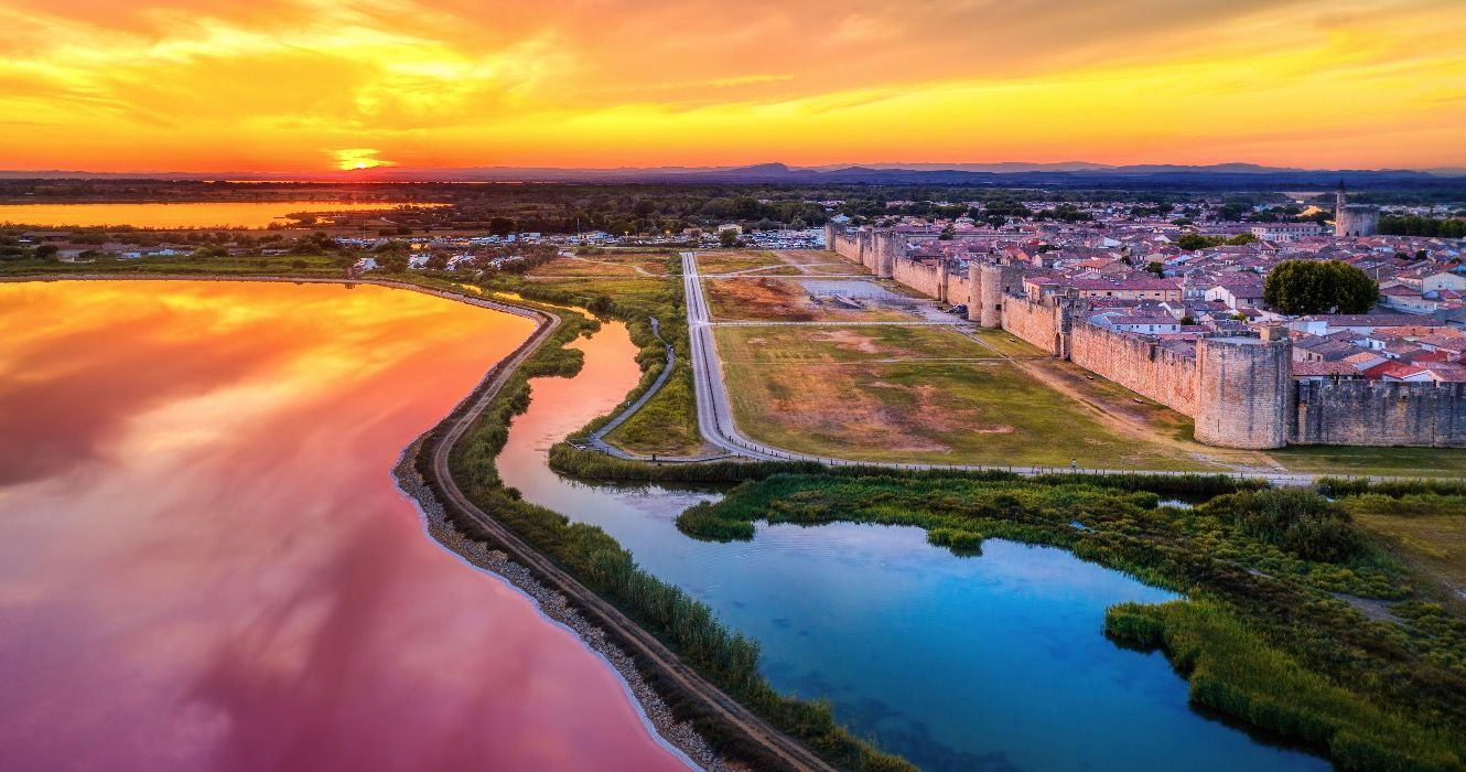 フランスの10の美しい小さな町を訪れる
