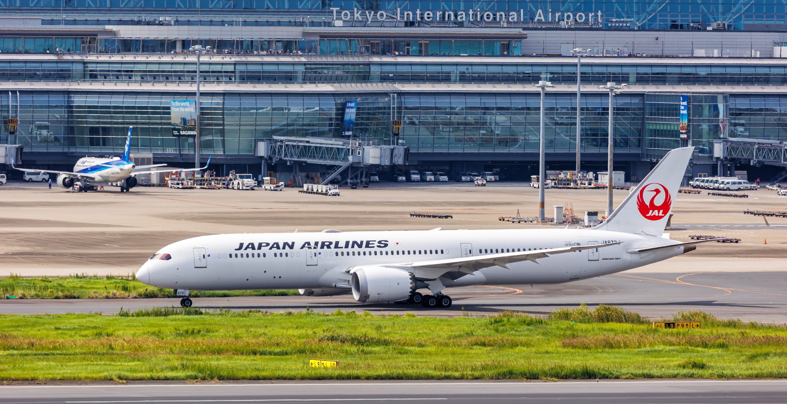 サイバー攻撃が日本航空の年末旅行ホリデーシーズンにヒットし、飛行の遅れと旅行の混乱を引き起こします