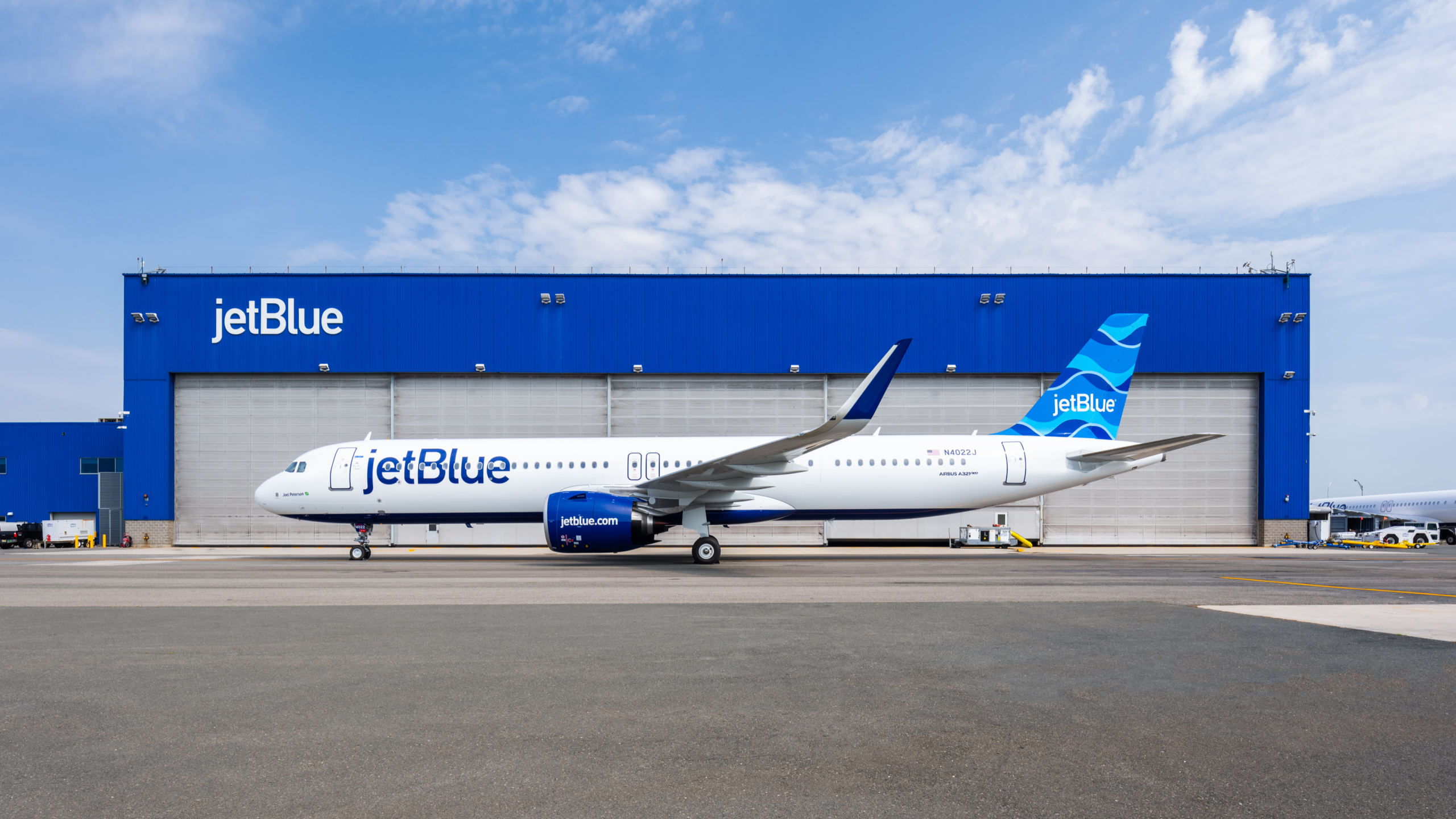 JetBlueは、ヨーロッパの削減の中でプレミアムミントサービスルートを増やします