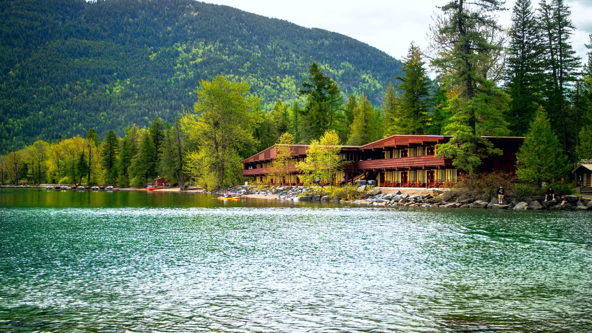 氷河国立公園の近くの7つの小さな町を訪問します