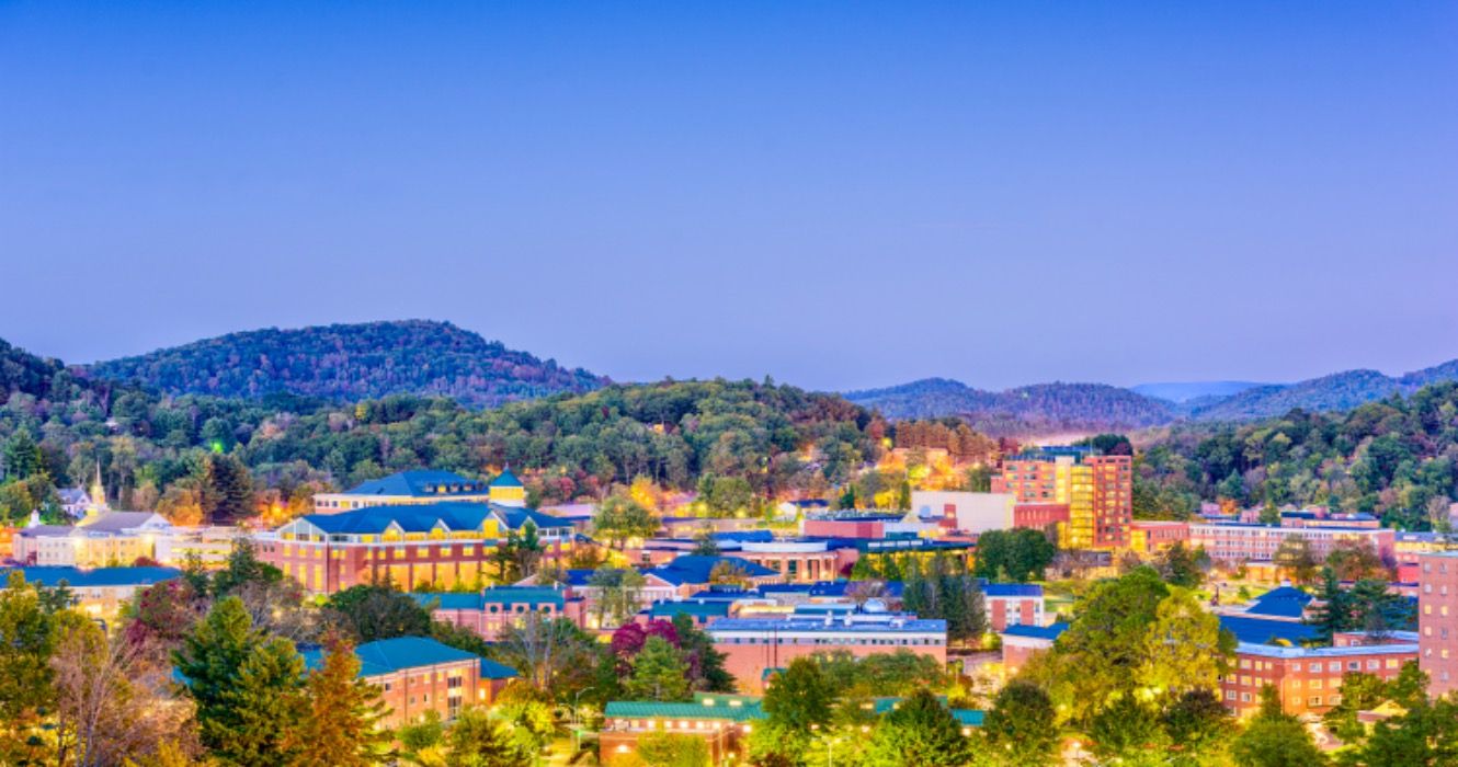 南の10の美しい小さな町は移動する価値があります