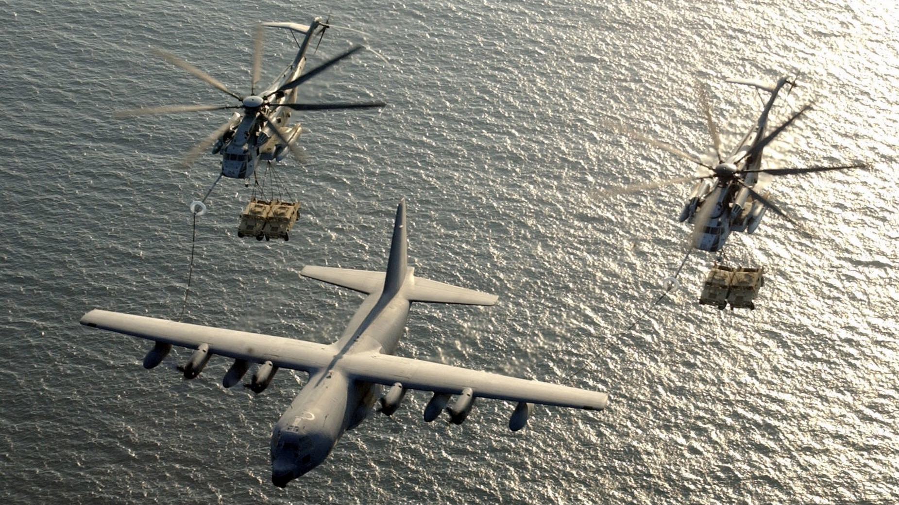 ロッキードマーティンKC-130タンカーを運営している国は何ですか？