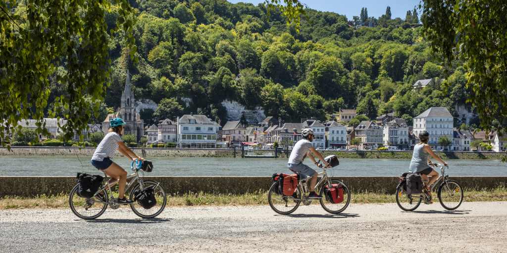 パリから海へのセーヌをサイクリングします