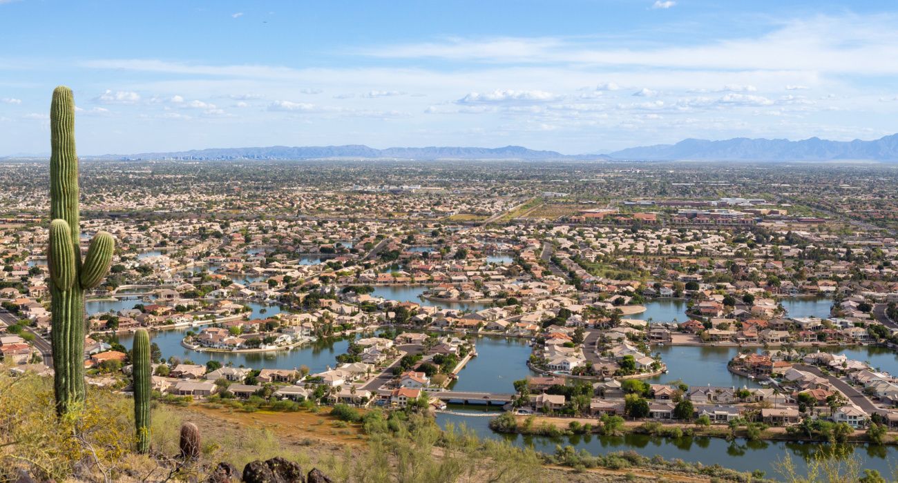 フェニックスの隣のこのユニークな都市は、より手頃な価格で訪れるのがより手頃な価格です