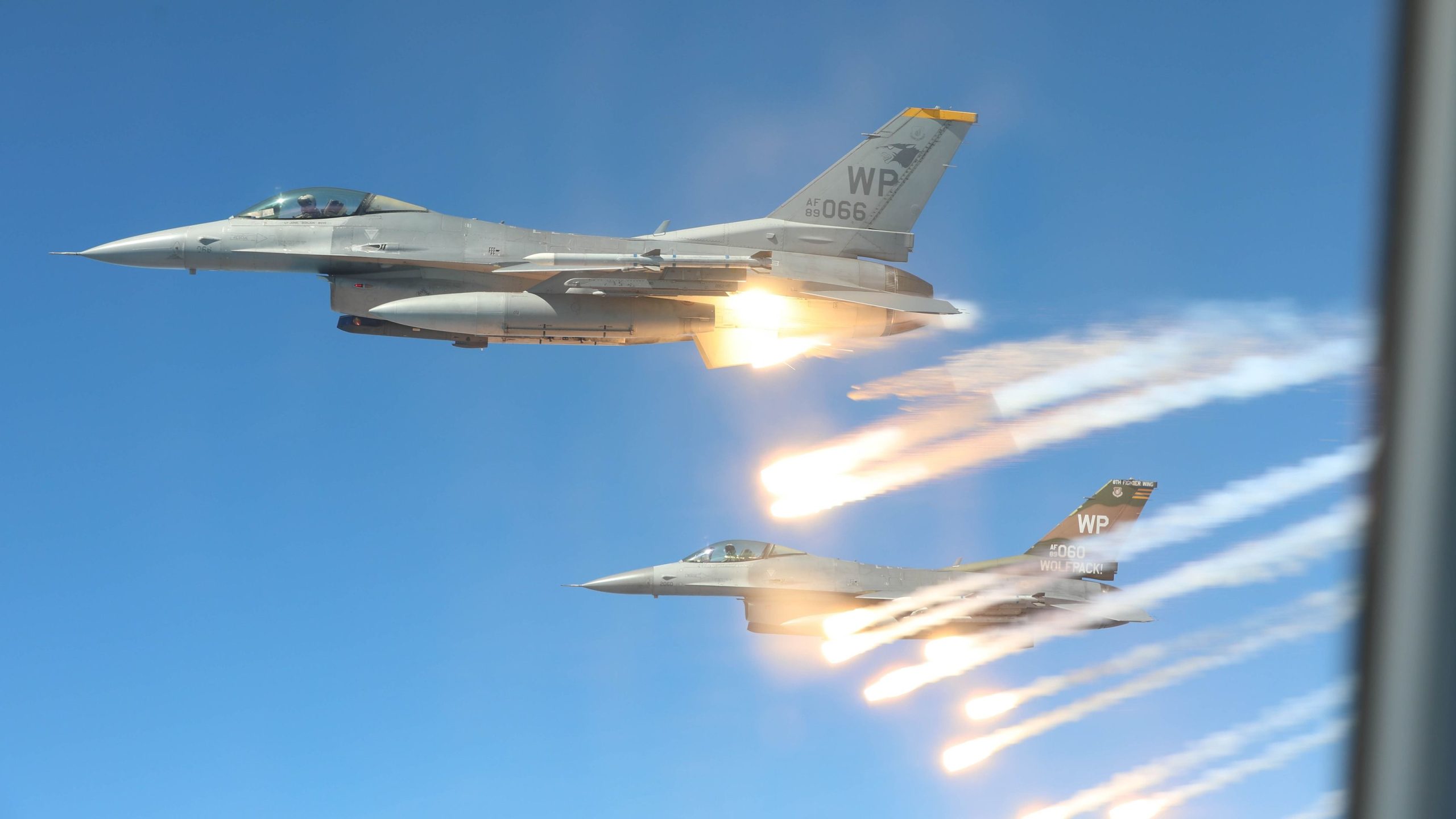 5驚くべきUSAFミリタリージェットの写真と彼らの物語