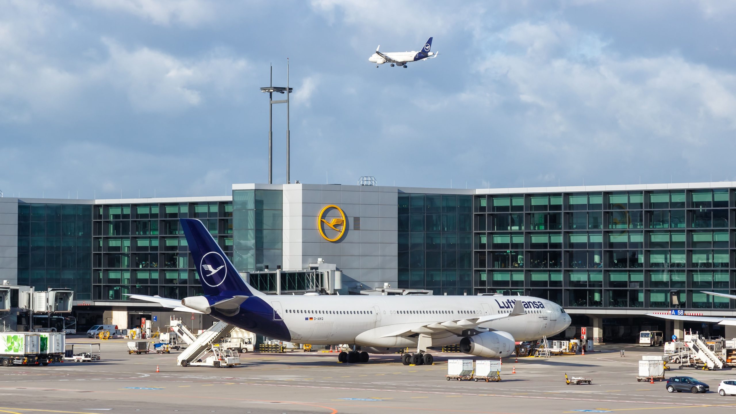 フランクフルト空港での電気断層と飛行の遅れの責任のある寮