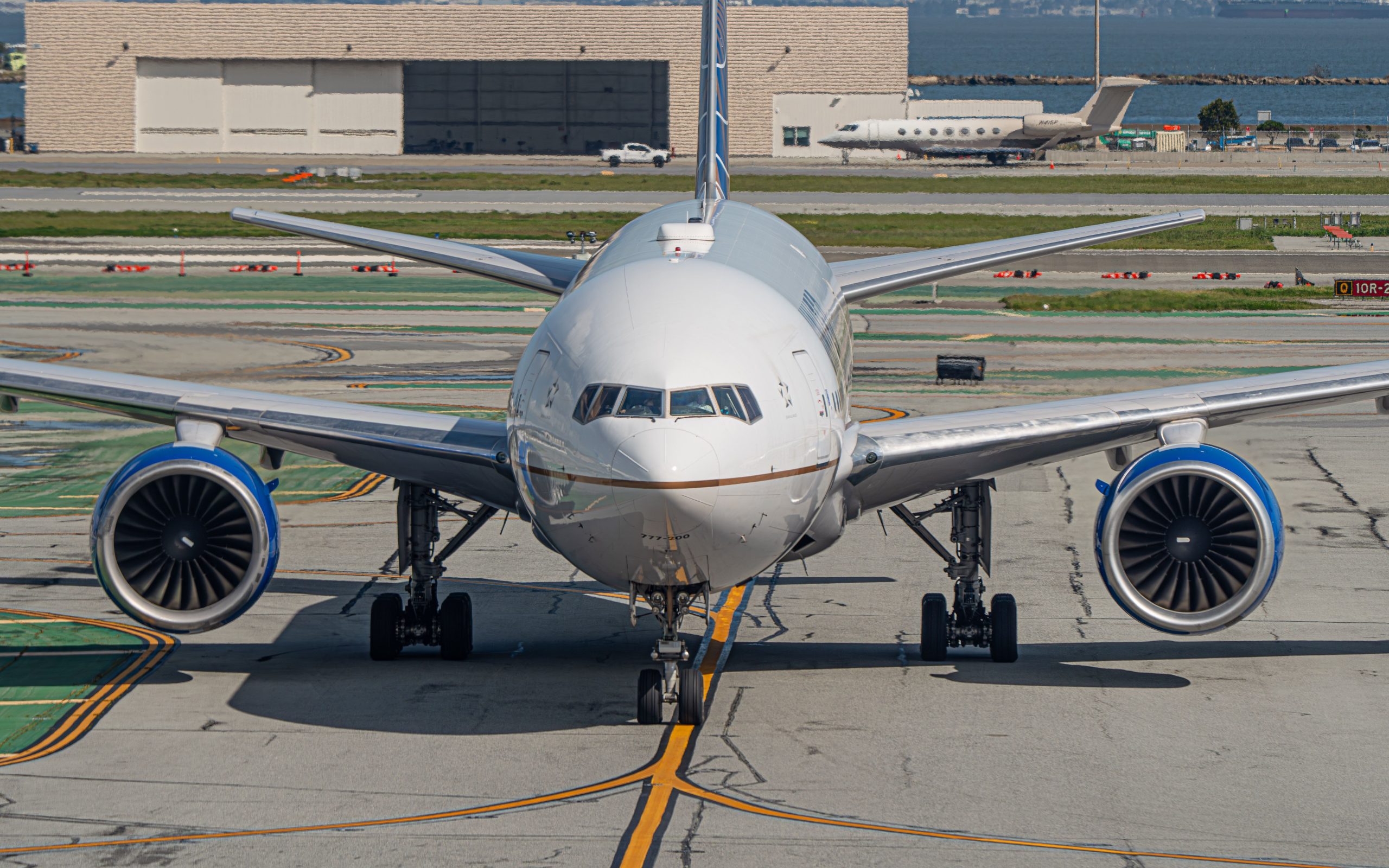 ニューヨークからロンドンへのフライトに対して最も充電されるフリークエントフライヤープログラムはどれですか？