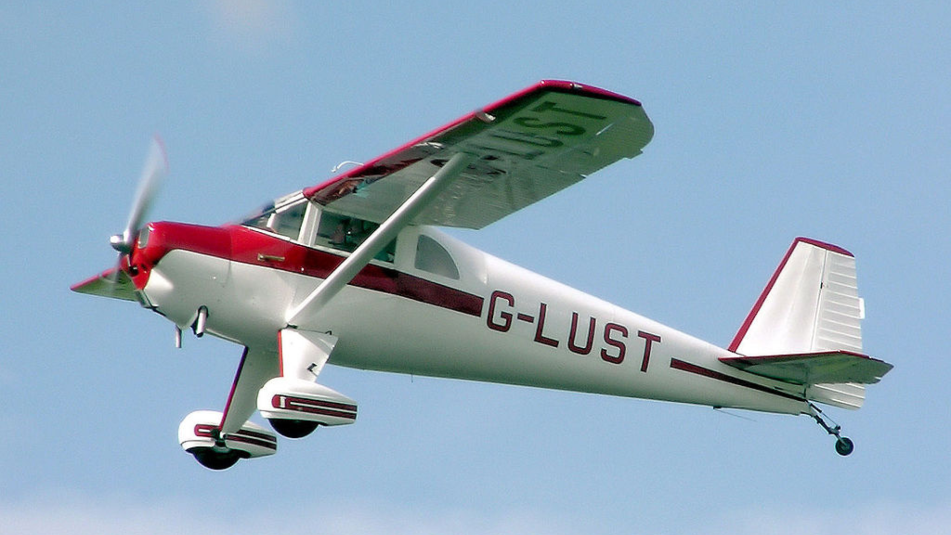 シートメタルから作られた革新的な航空機：Luscombe航空機を見る