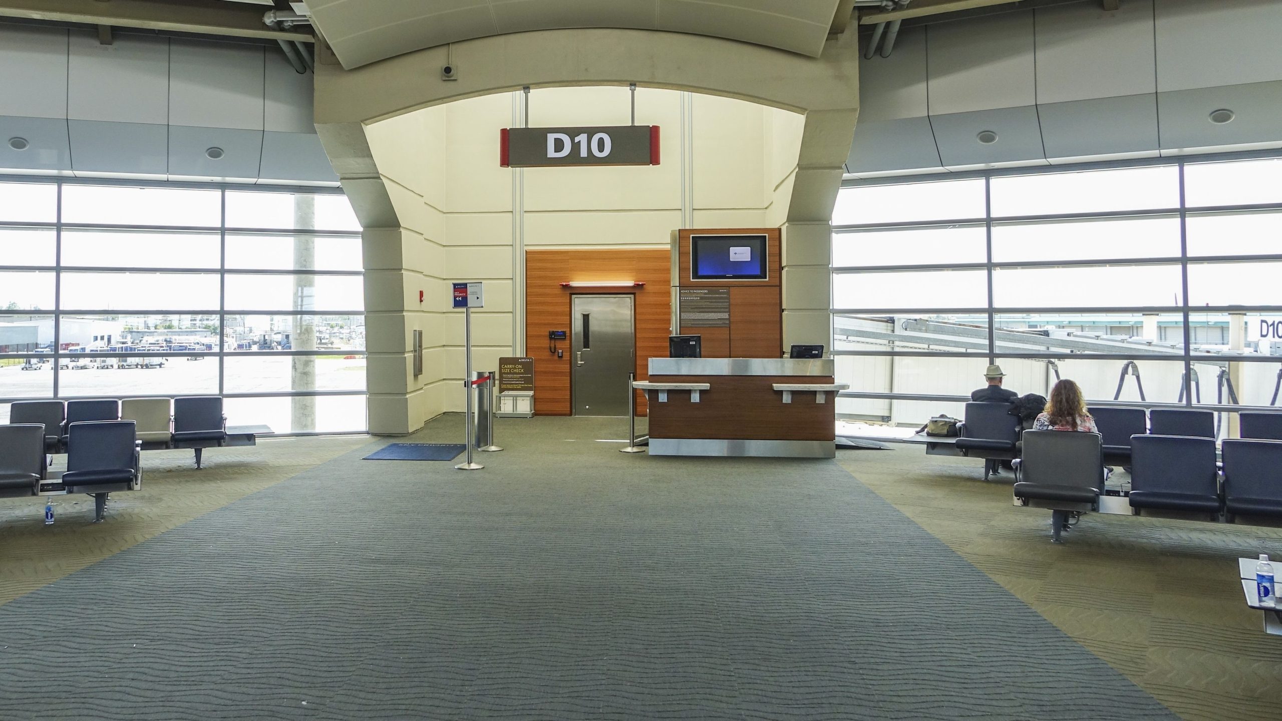 航空会社は、ニューオーリンズのテロ攻撃の影響を受けた人々に旅行免除を提供します