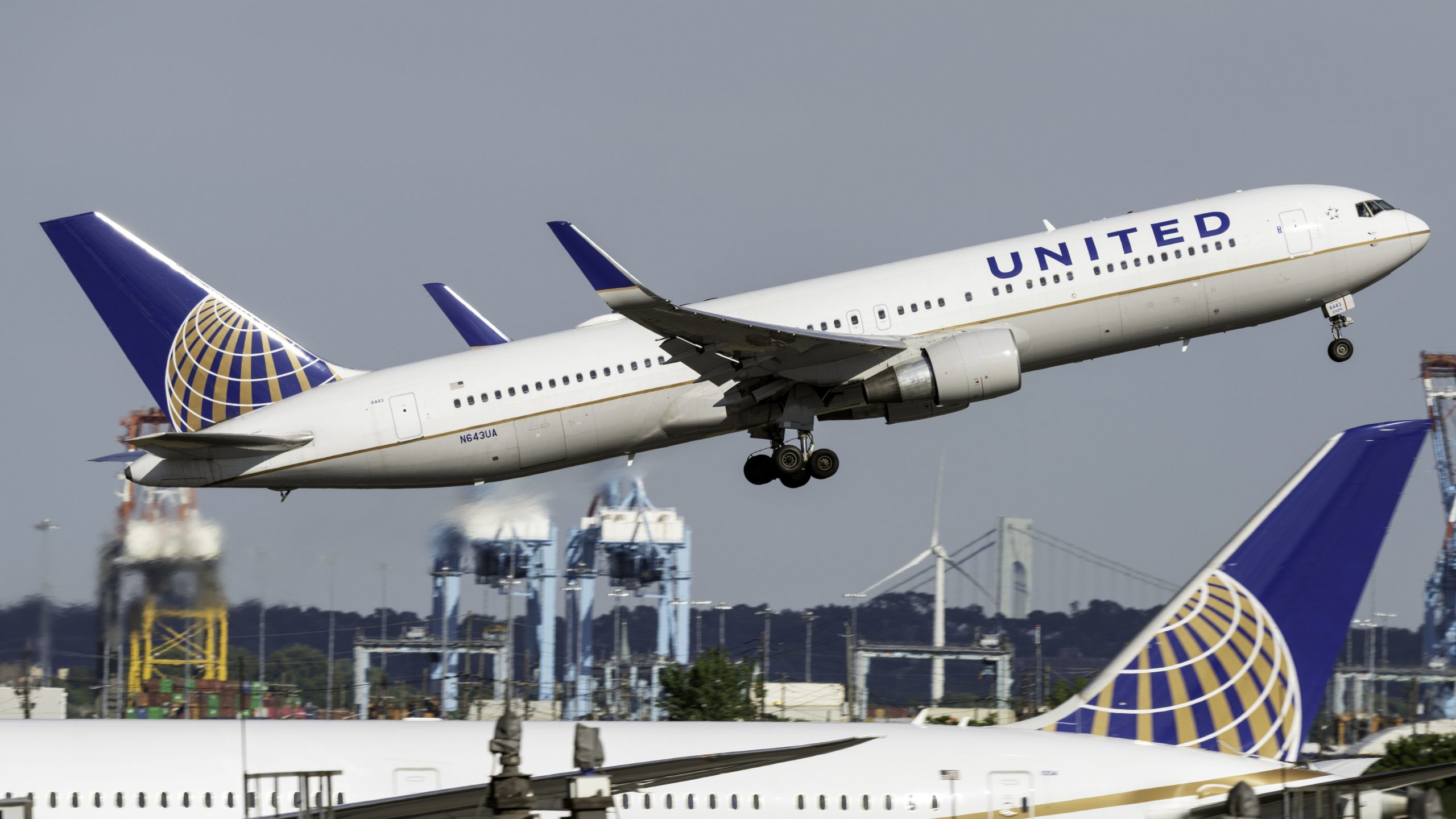 ユナイテッド航空のボーイング767-300ER濃い霧が転用を促した後、テネリフェとマラケシュの間を飛ぶ