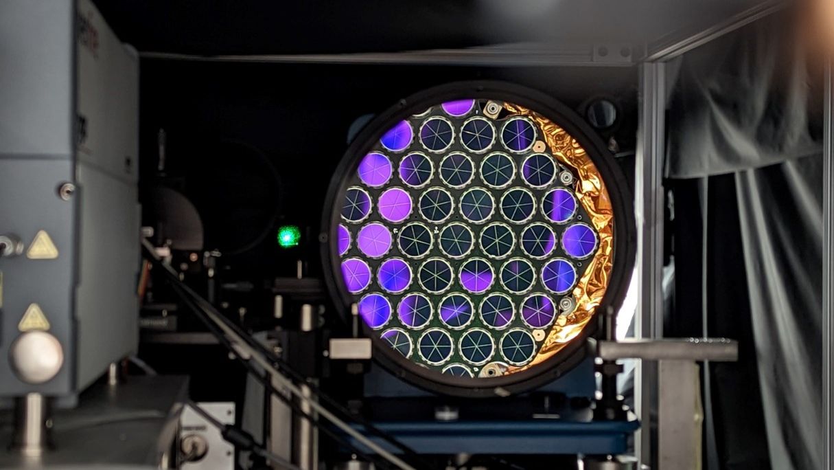 USスペースフォース衛星レトロフレクターレーザーアレイは、NASAが地球の中心を見つけるのに役立ちます