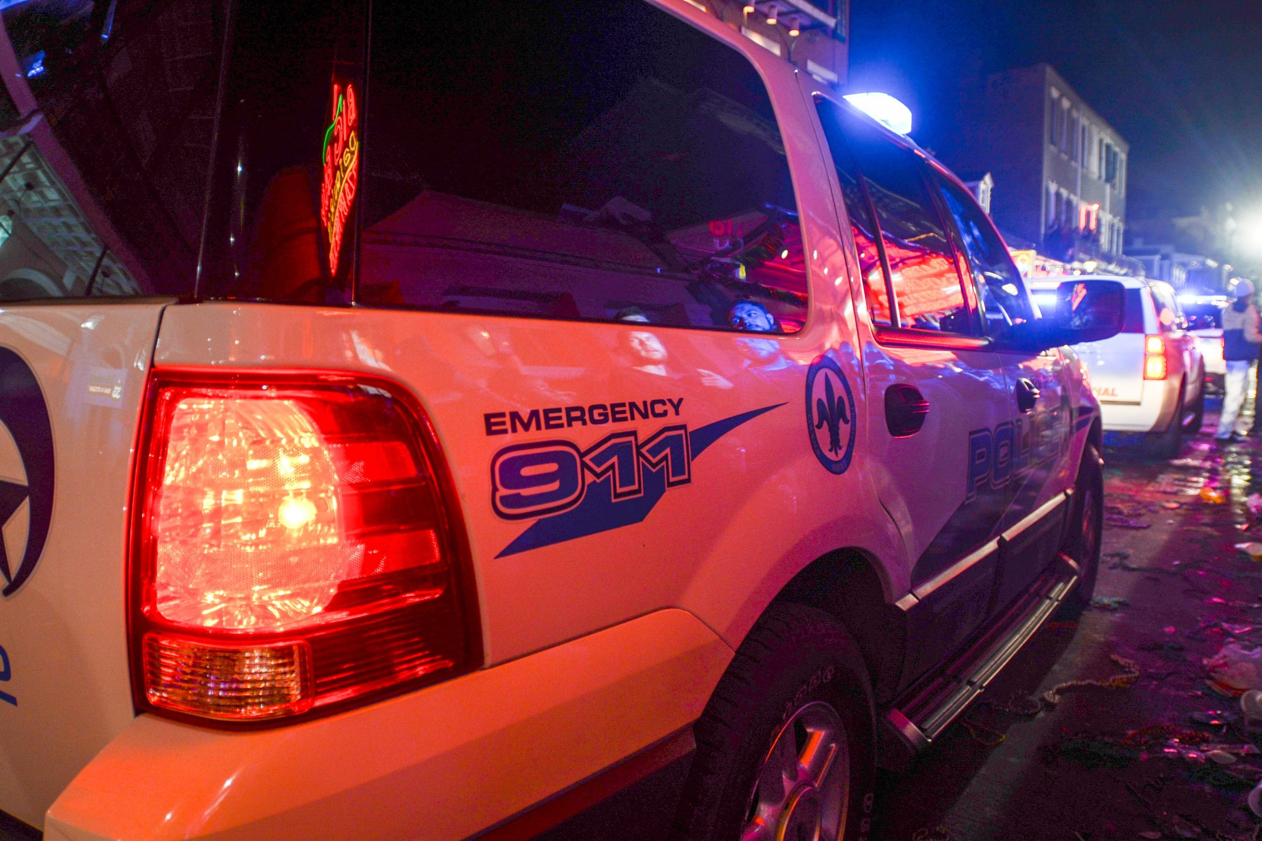 更新：新年の日の悲劇：高速で歩行者に車を耕した後、ニューオーリンズフランス四半期の大規模な犠牲者