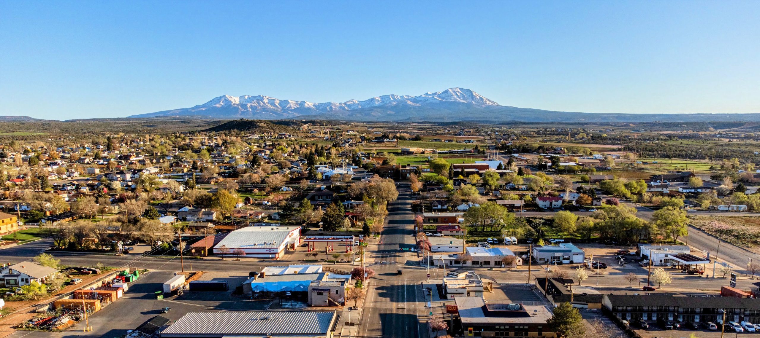 スキップモアブ：近くのこの過小評価されている砂漠の街には、ユタ州のトップナショナルパークや人気サイトにもアクセスできます