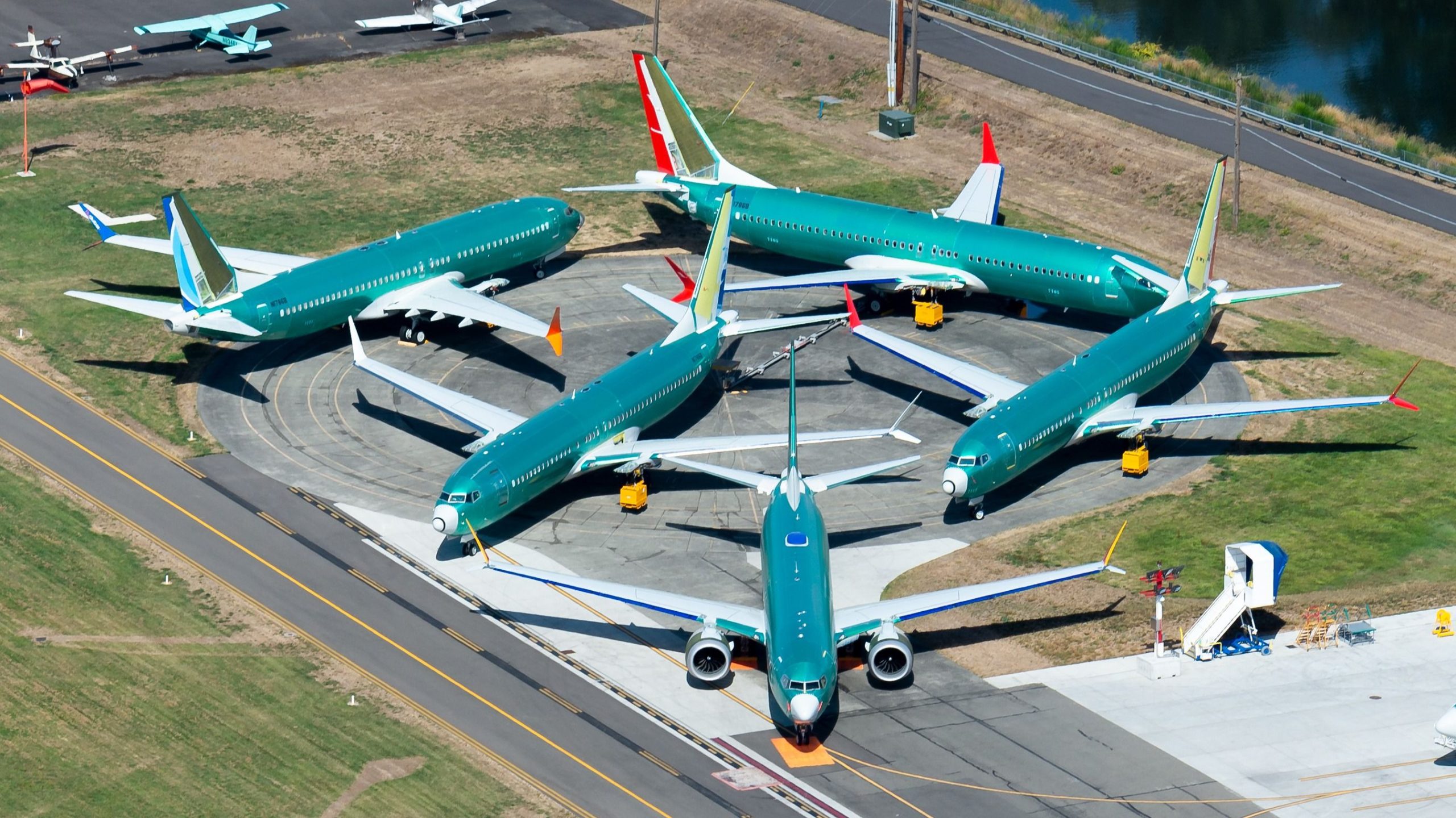 元ロックウェル・コリンズのリーダーがボーイングのCEOに代わる候補者として現れます