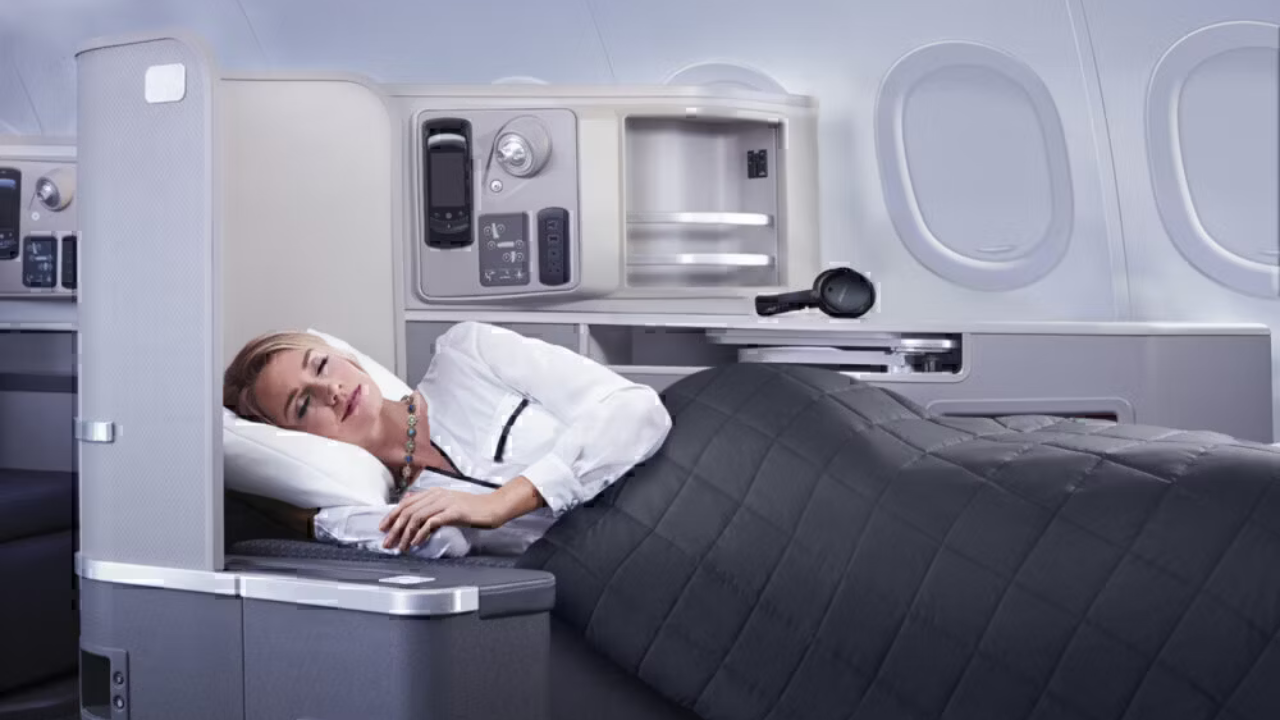 アメリカン航空のファーストクラスにはベッドがありますか？