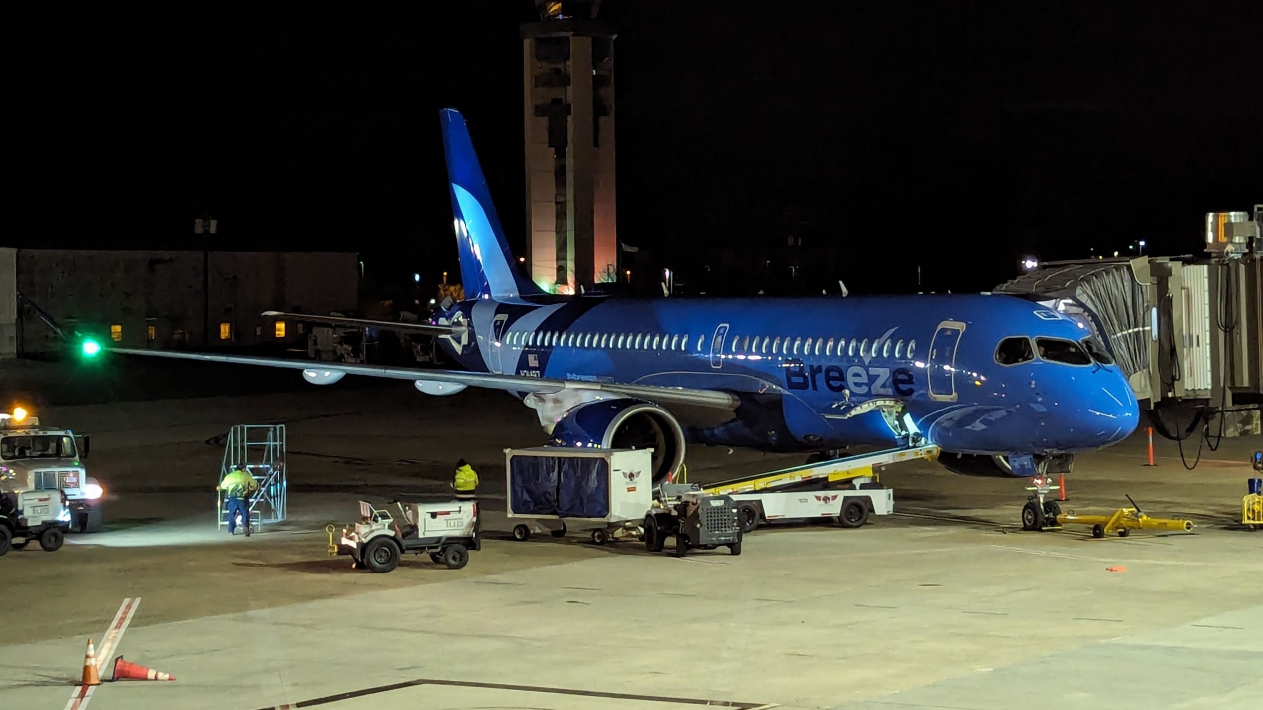 ブリーズエアウェイズは、この夏に3つのルートで一晩フライトを計画しています