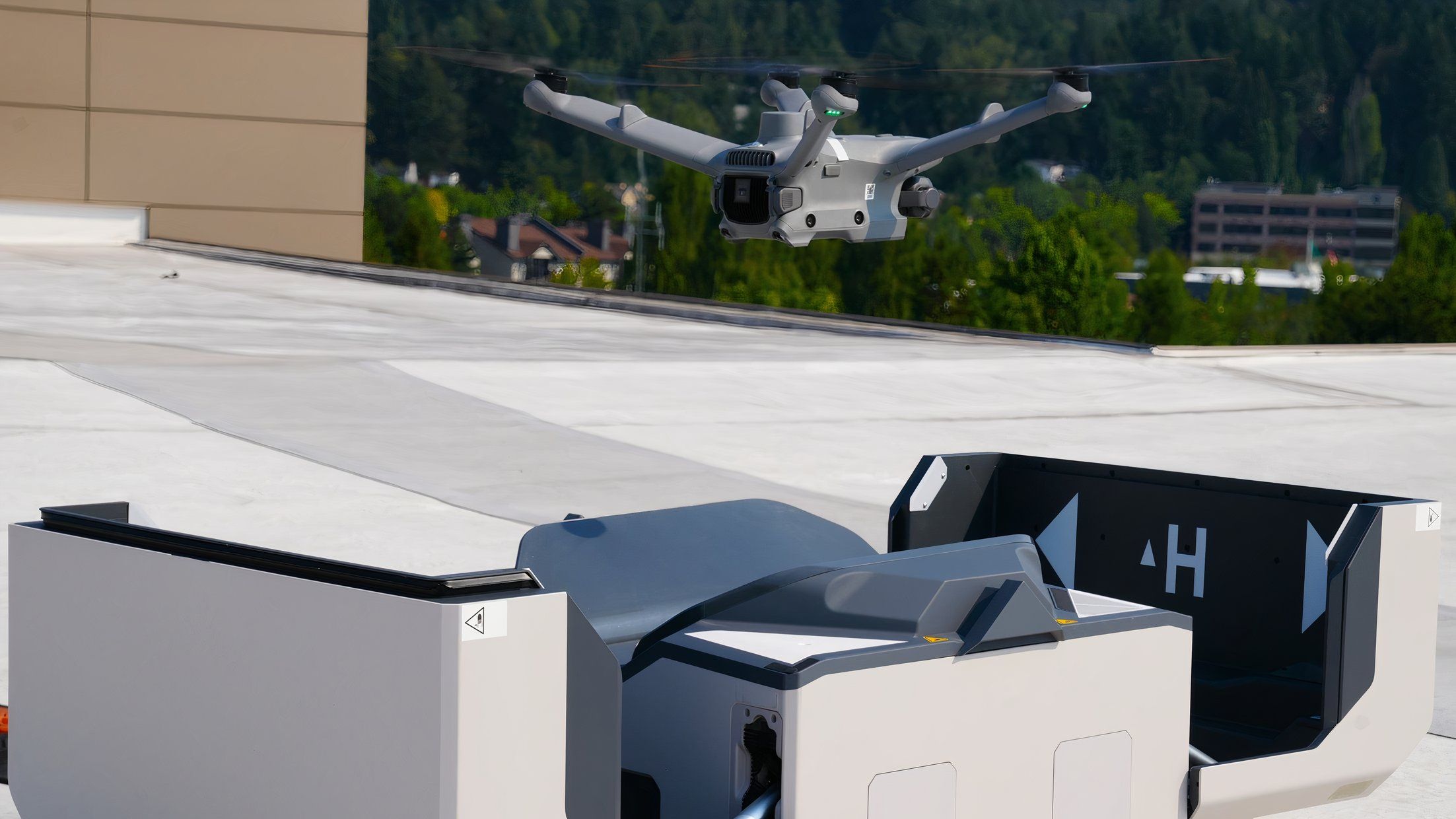 ワシントン州のレドモンド警察は、最初の応答者としてのドローンの先駆的