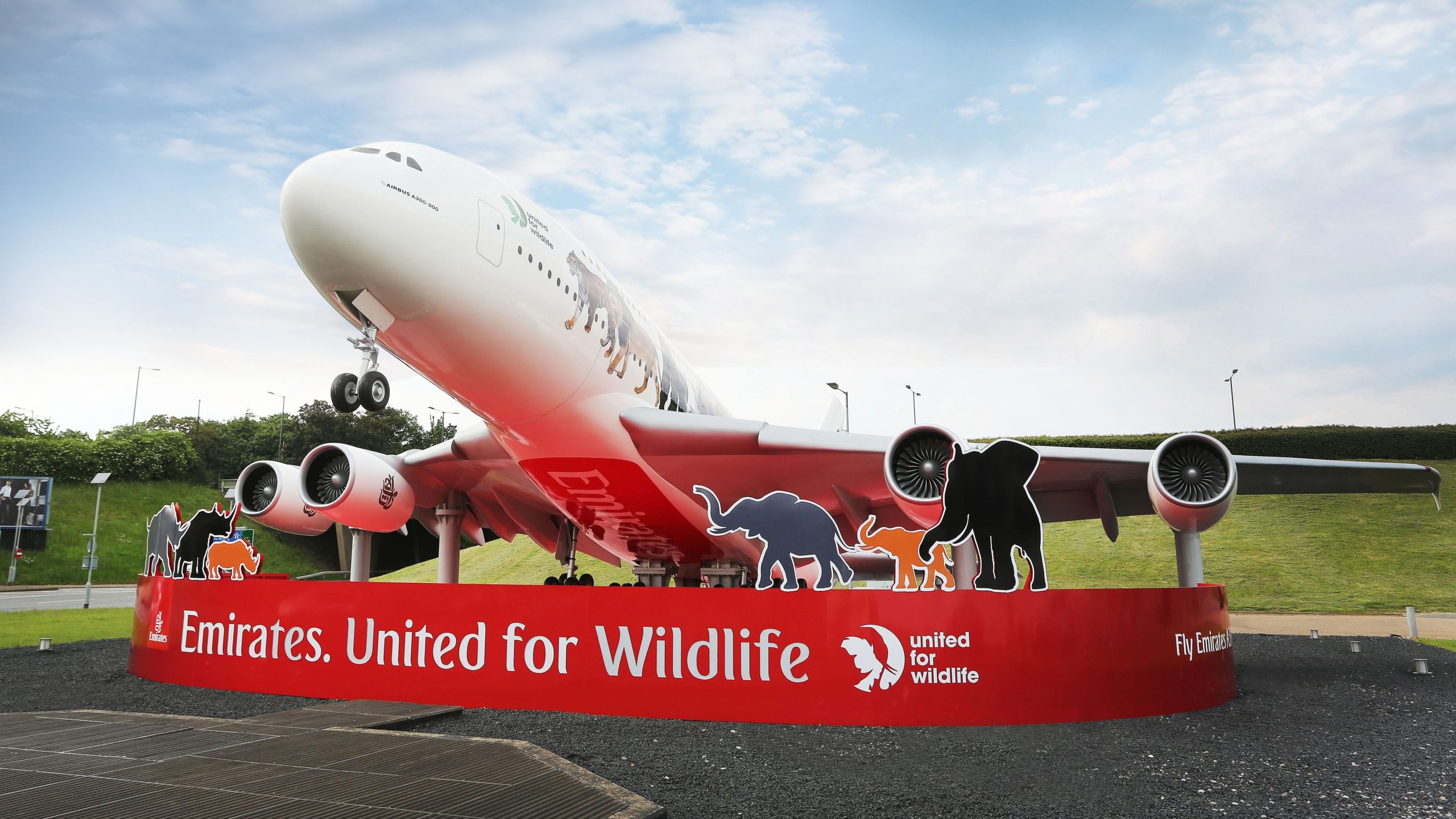 ヒースローの有名なラウンドアバウトとそのモデル航空機