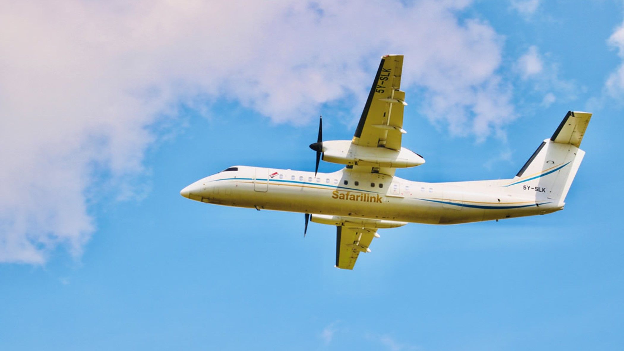 ナイロビのセスナ172との空中衝突後に安全にダッシュ8の土地