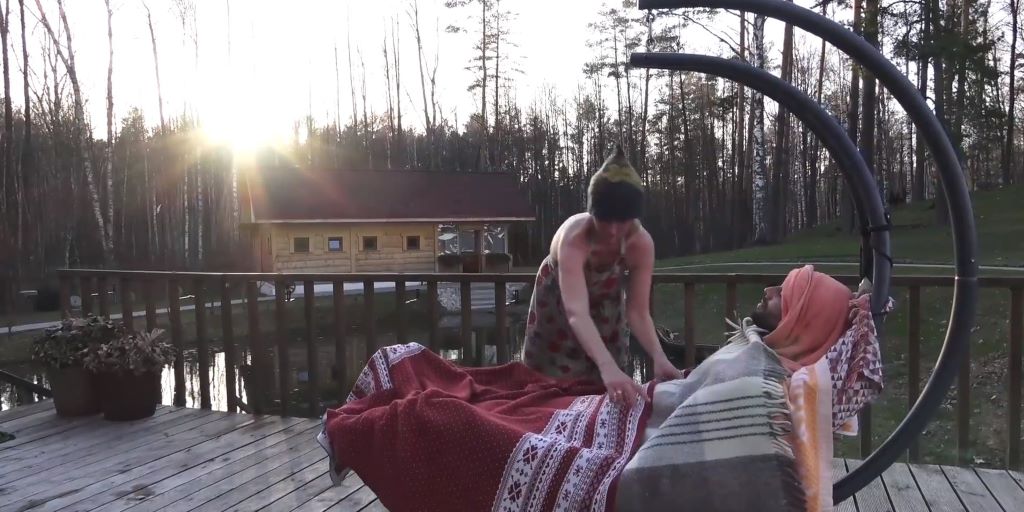 フィンランドのビデオ：バルティクスの映画製作者であるアッシュバルドワジでサウナエチケットを発見すると、フィンランド、エストニア、ラトビアの珍しくて非常に明確なサウナの伝統を探ります。