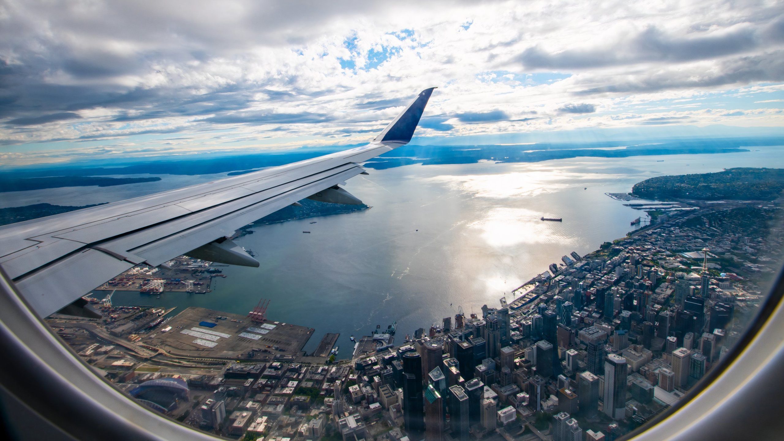 フライトレビュー：Delta Connection Embraer E175スポケーンからシアトルまでのメインキャビン