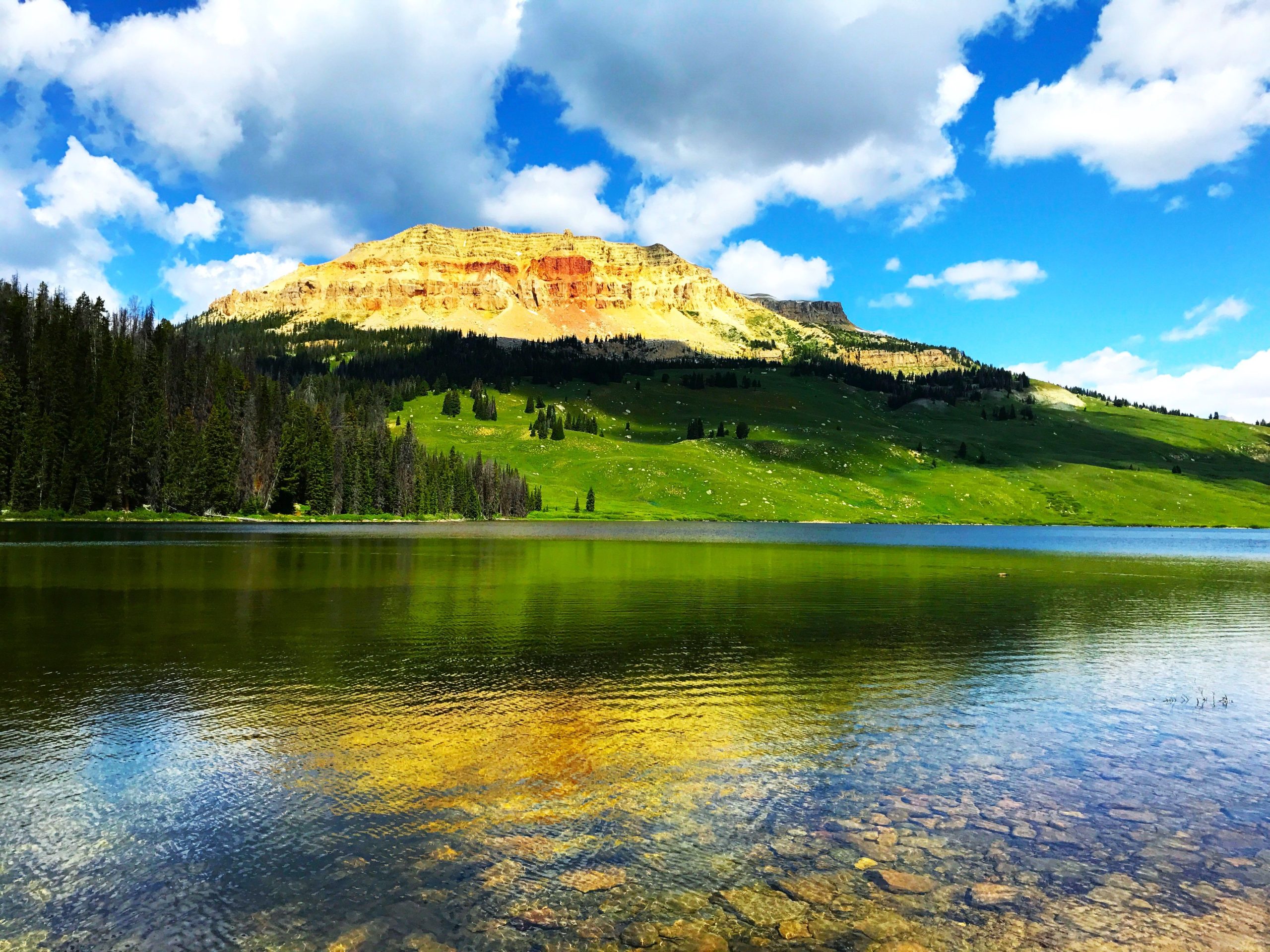 スキップジャクソン：イエローストーン近くのこのかわいいワイオミングカレッジタウンは風光明媚で高度に過小評価されています