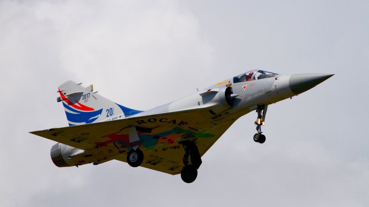 台湾は、中国が戦争ゲームを開始するときにミラージュ2000戦闘機を展開します