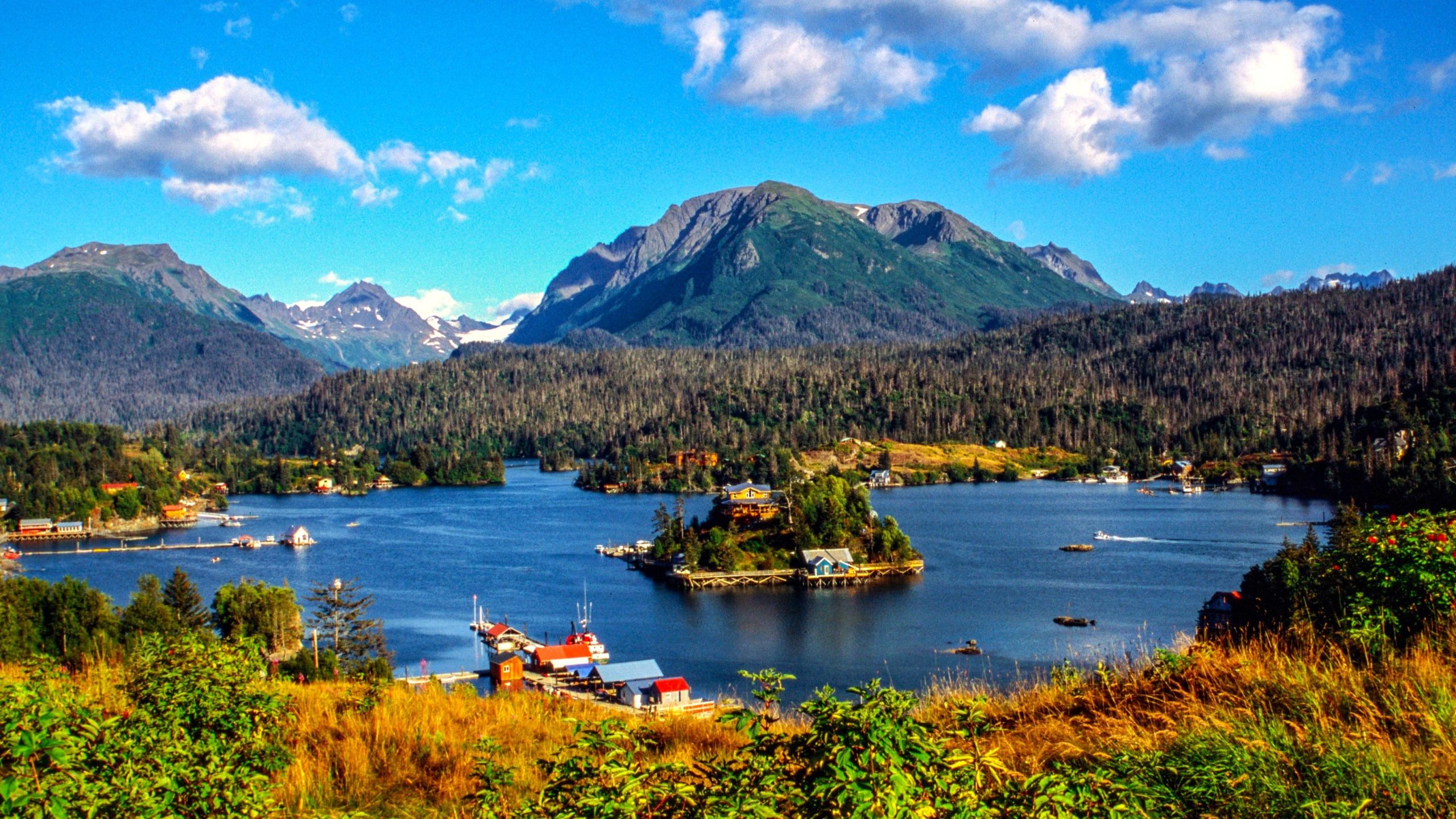 アラスカの「湖の出血」は、東ヨーロッパで最も美しい目的地のように見えます