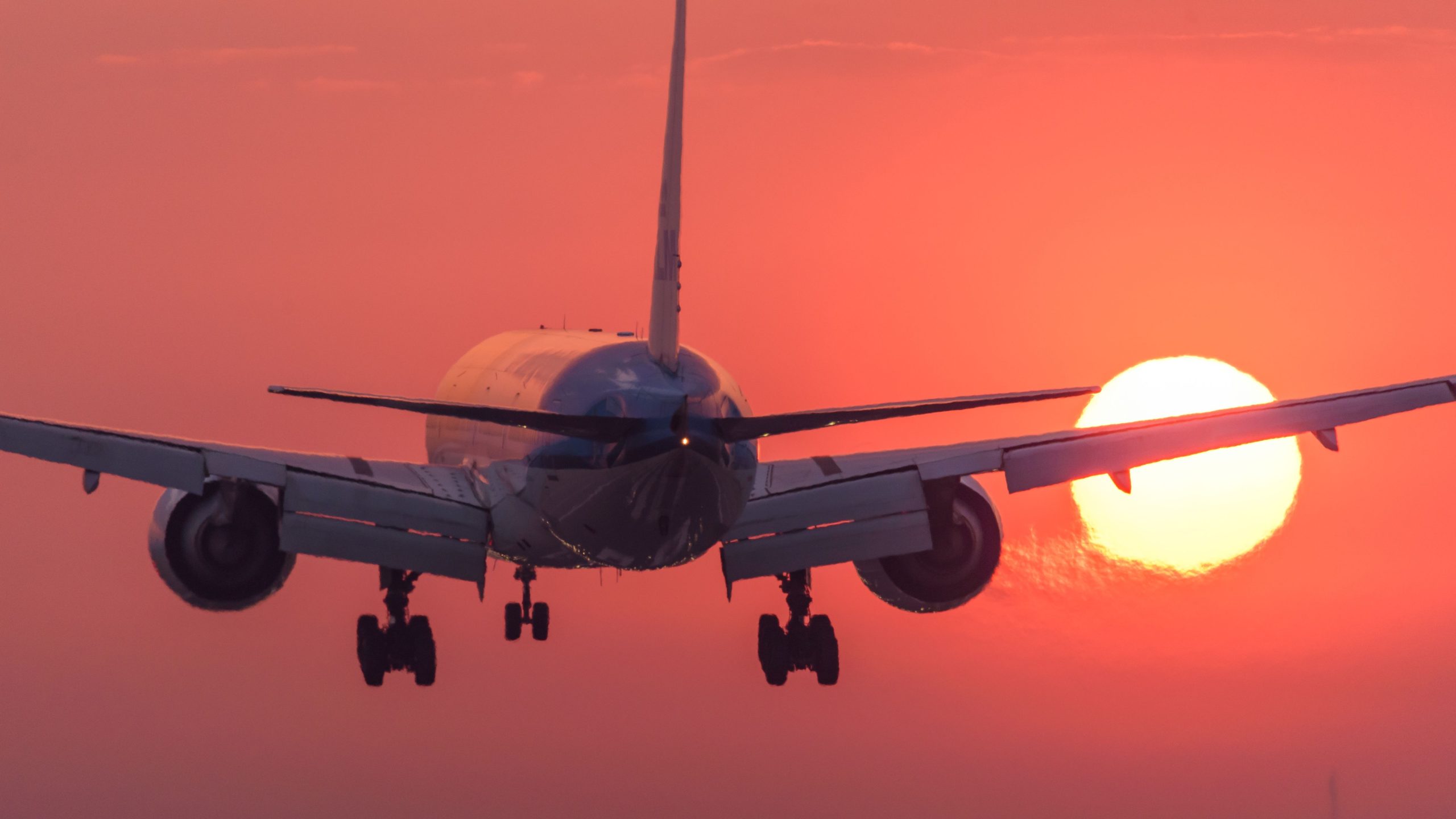 コンゴエアウェイズへのボーイング777＆エンブレーアE190航空機をリースする