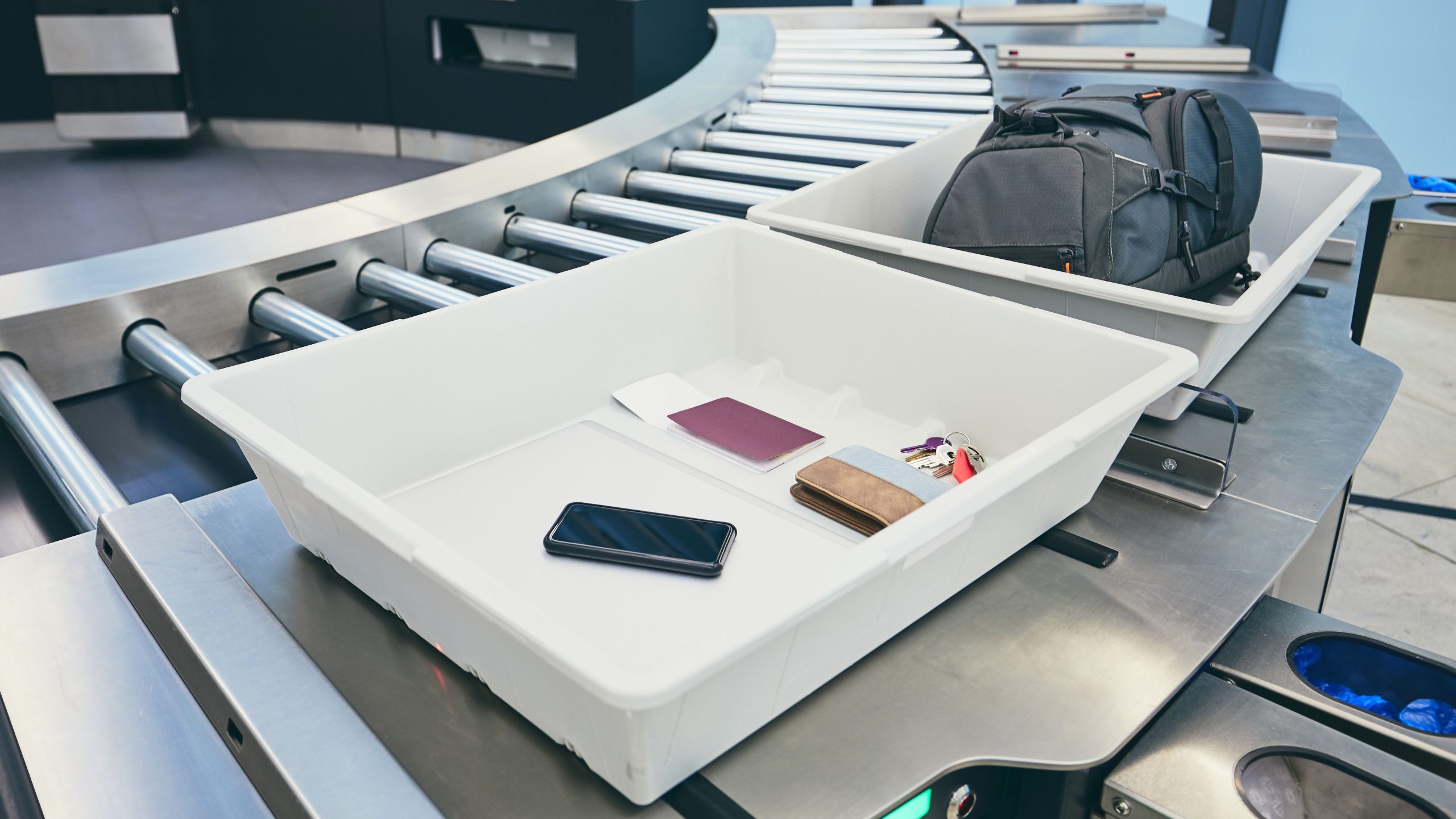 「私のアートディレクター時代」：バイラルエアポートトレイのトレンドの背後にある流行は何ですか？