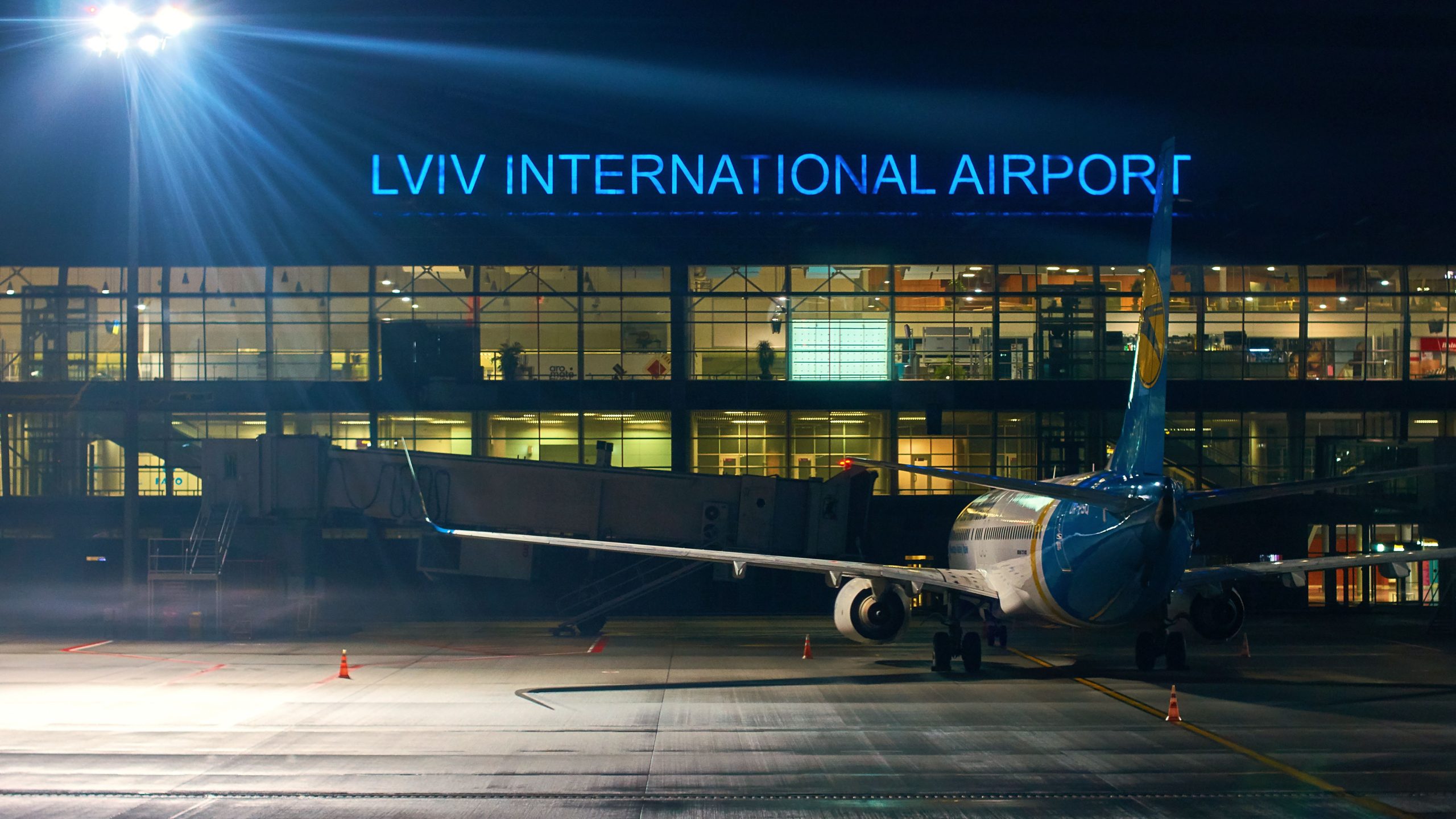 ウクライナのスーパーノバ航空は、ヨーロッパのTCOを受け取った後、私たちのフライトを見ます