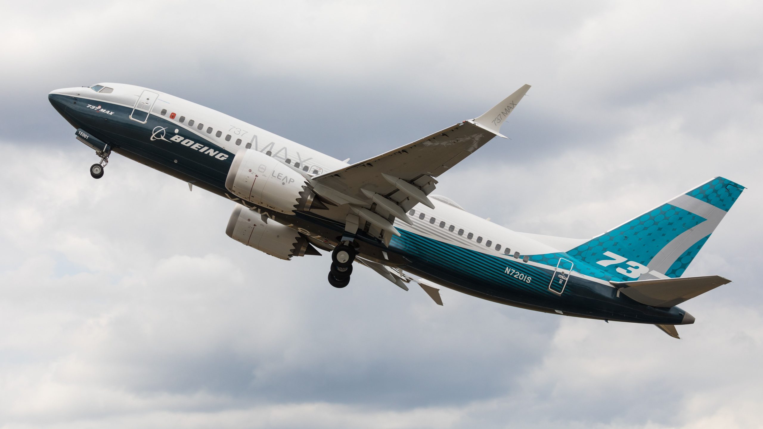 あなたはクレイジーではありません：ボーイング737マックスは上向きに傾けます