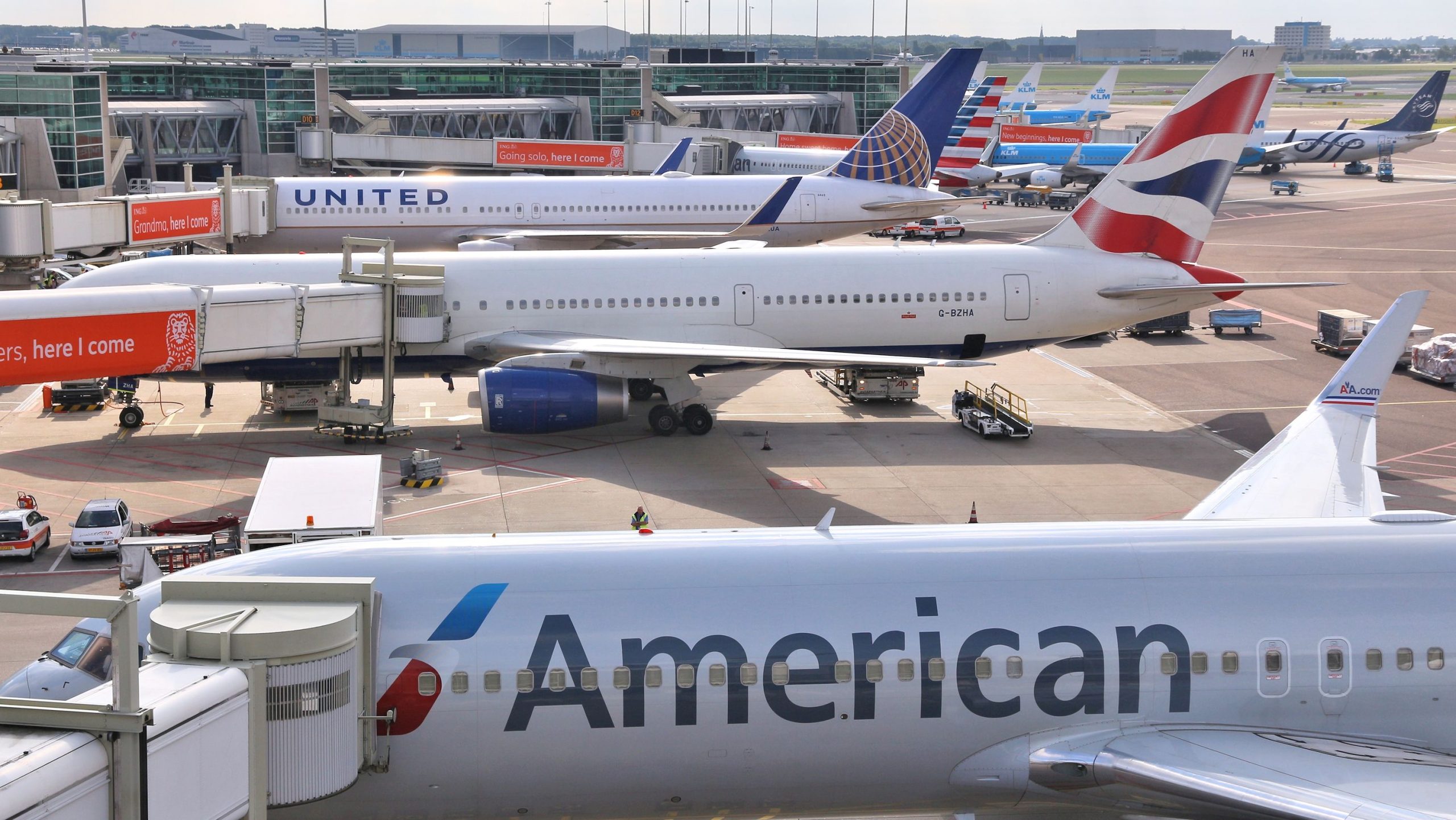 米国上院は、安全と旅客権に焦点を当てた1,000億ドルの広範な航空法案を可決します