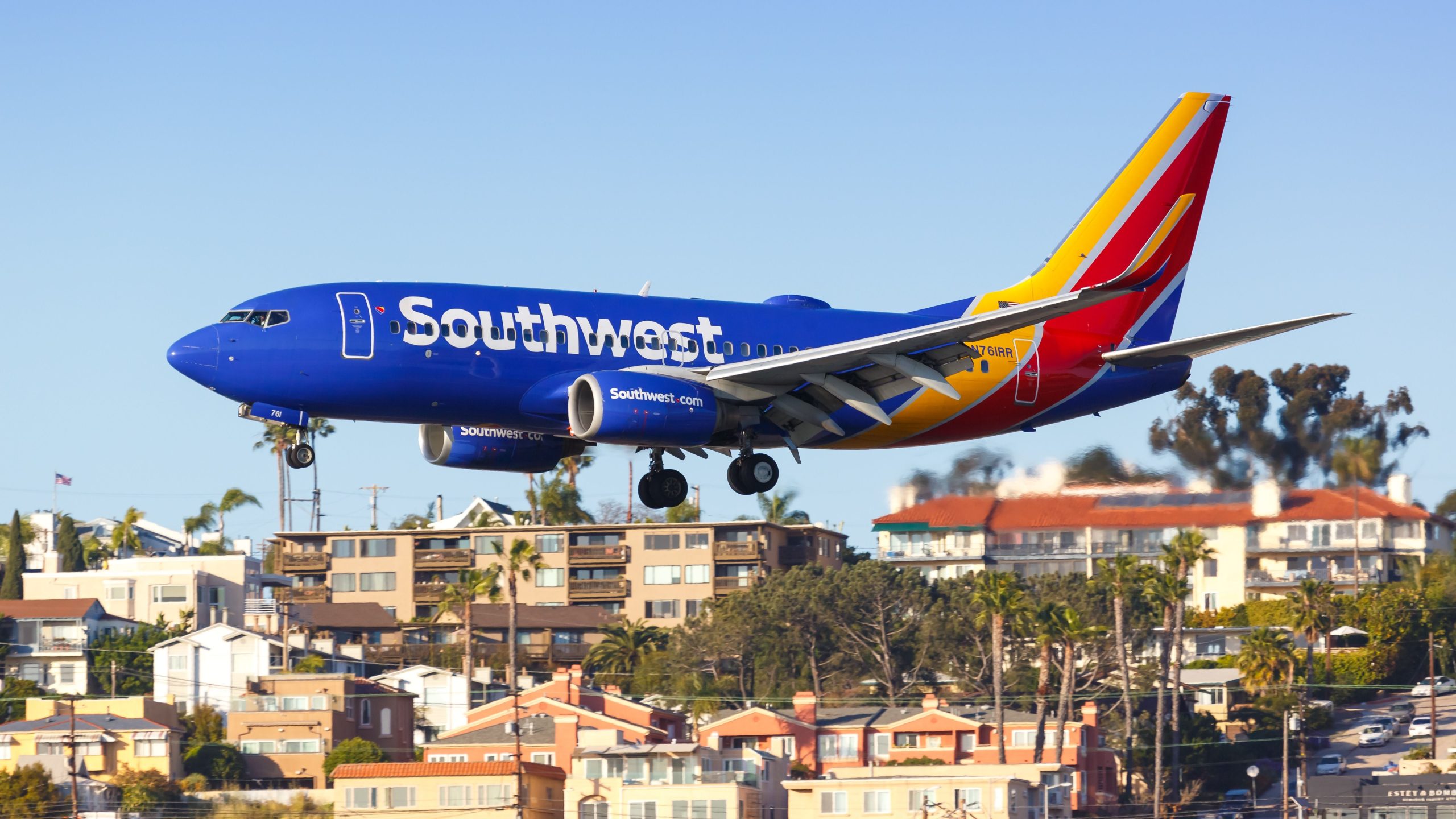 FAAは、サンディエゴ空港で2つのサウスウェストジェット機が関与するニアミス事件を調査します