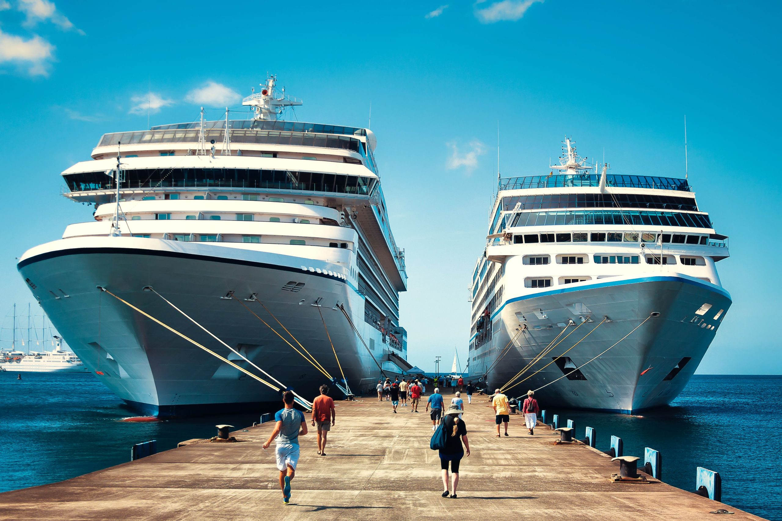 この人気のある港でのカーニバルクルーズラインとロイヤルカリビアンの将来は、1票に帰着します