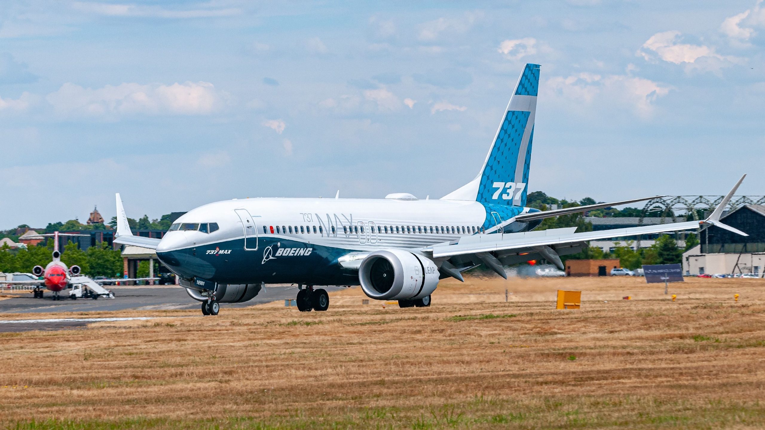 ボーイングのCEOを出発して、内部告発者との「歴史的な」1対1の会議に参加する