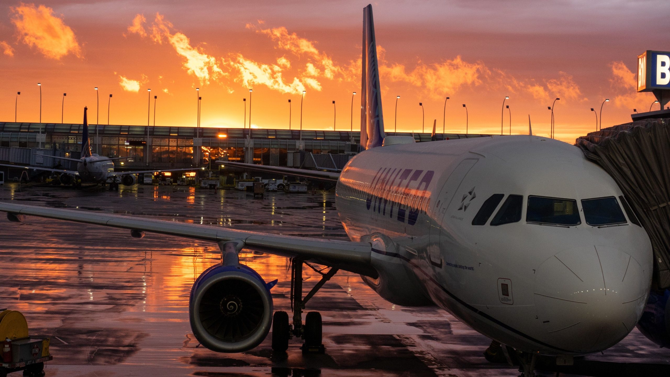 ユナイテッド航空はシカゴオヘア空港で大きくてより良いポラリスラウンジを再開します