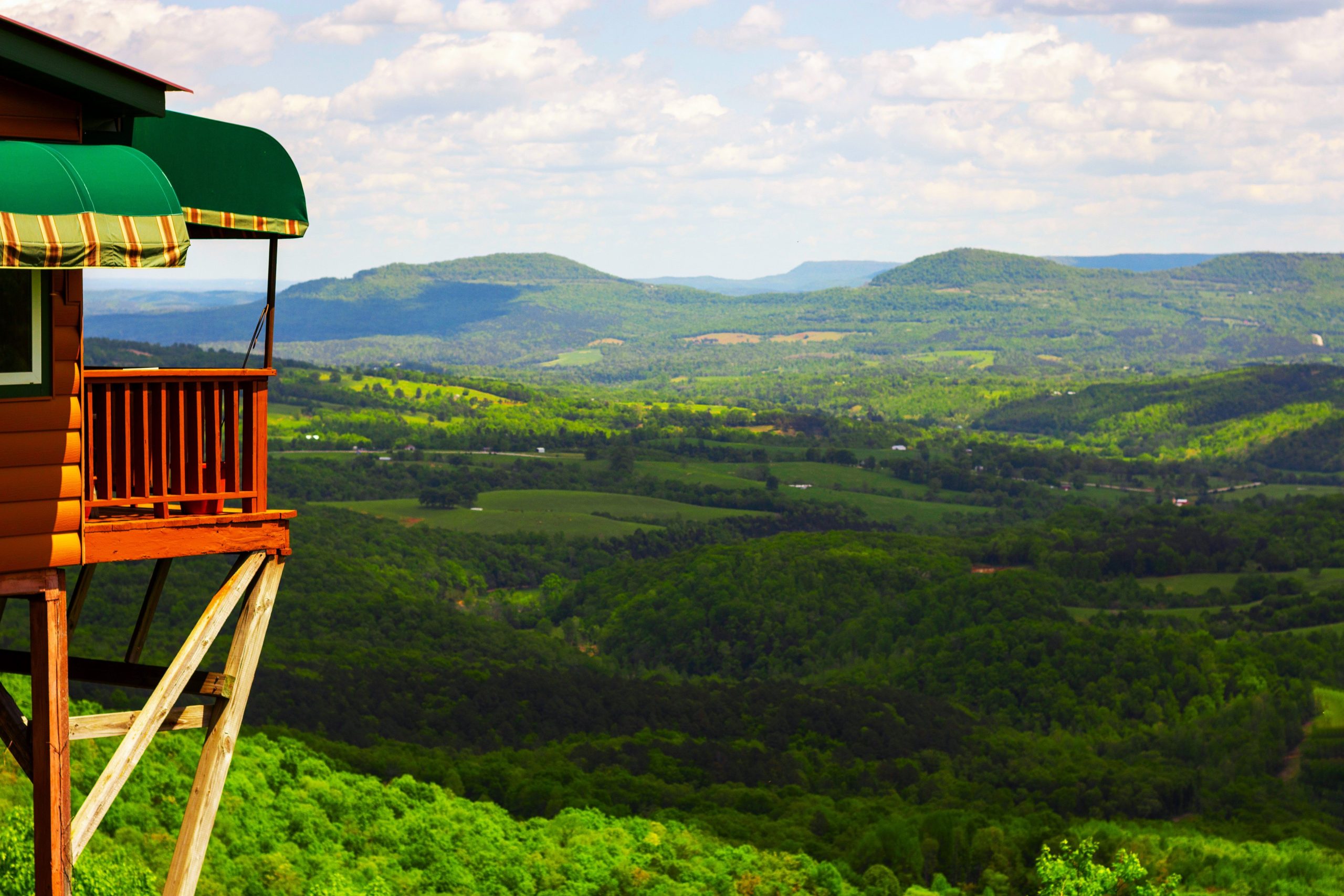 スキップアリゾナ：アーカンソーグランドキャニオンは過小評価されているオザークス自然の不思議です