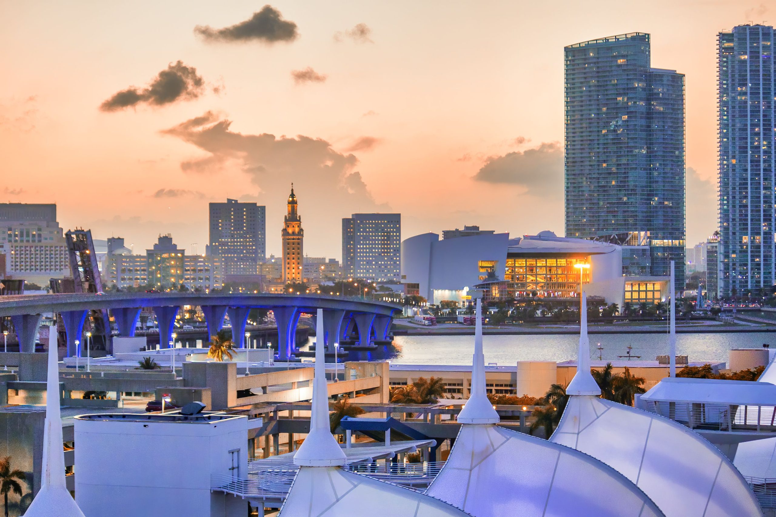 ポートミアミは、驚くべきデマよりも大きな遅れを見ています