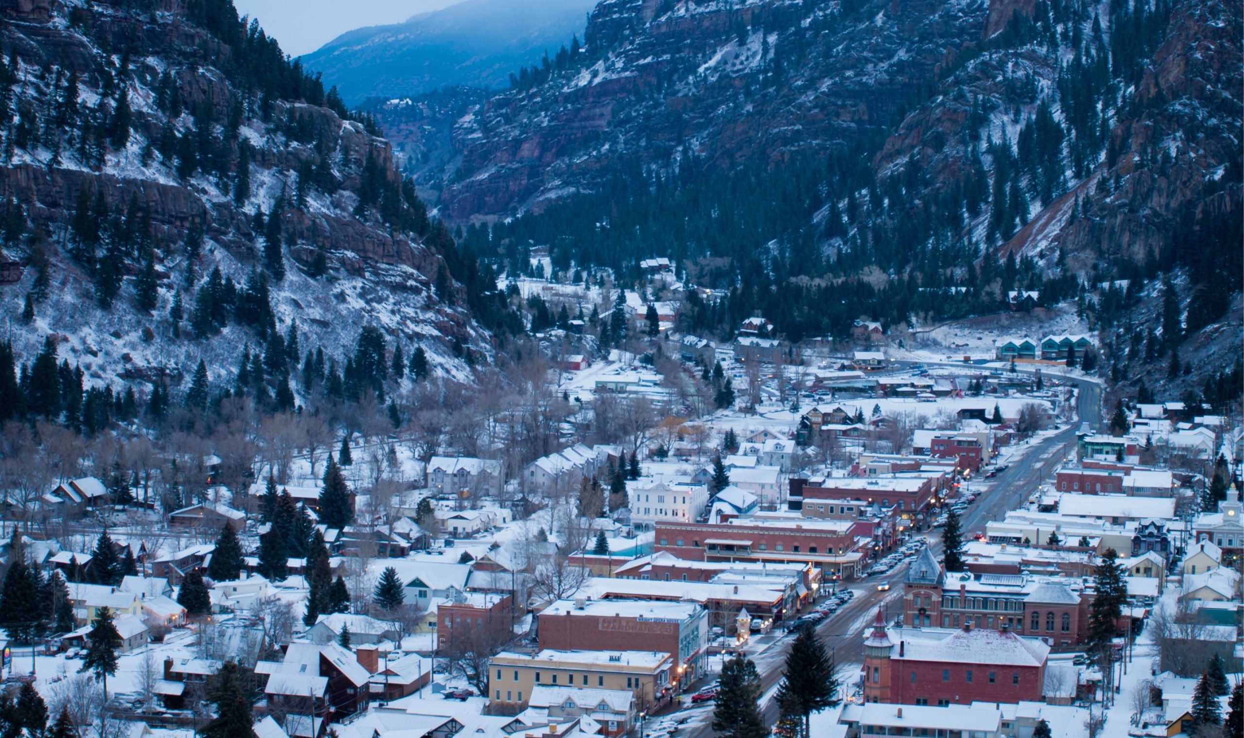 「アメリカのスイス」は、冬にロッキーズで最高の小さな山の町です