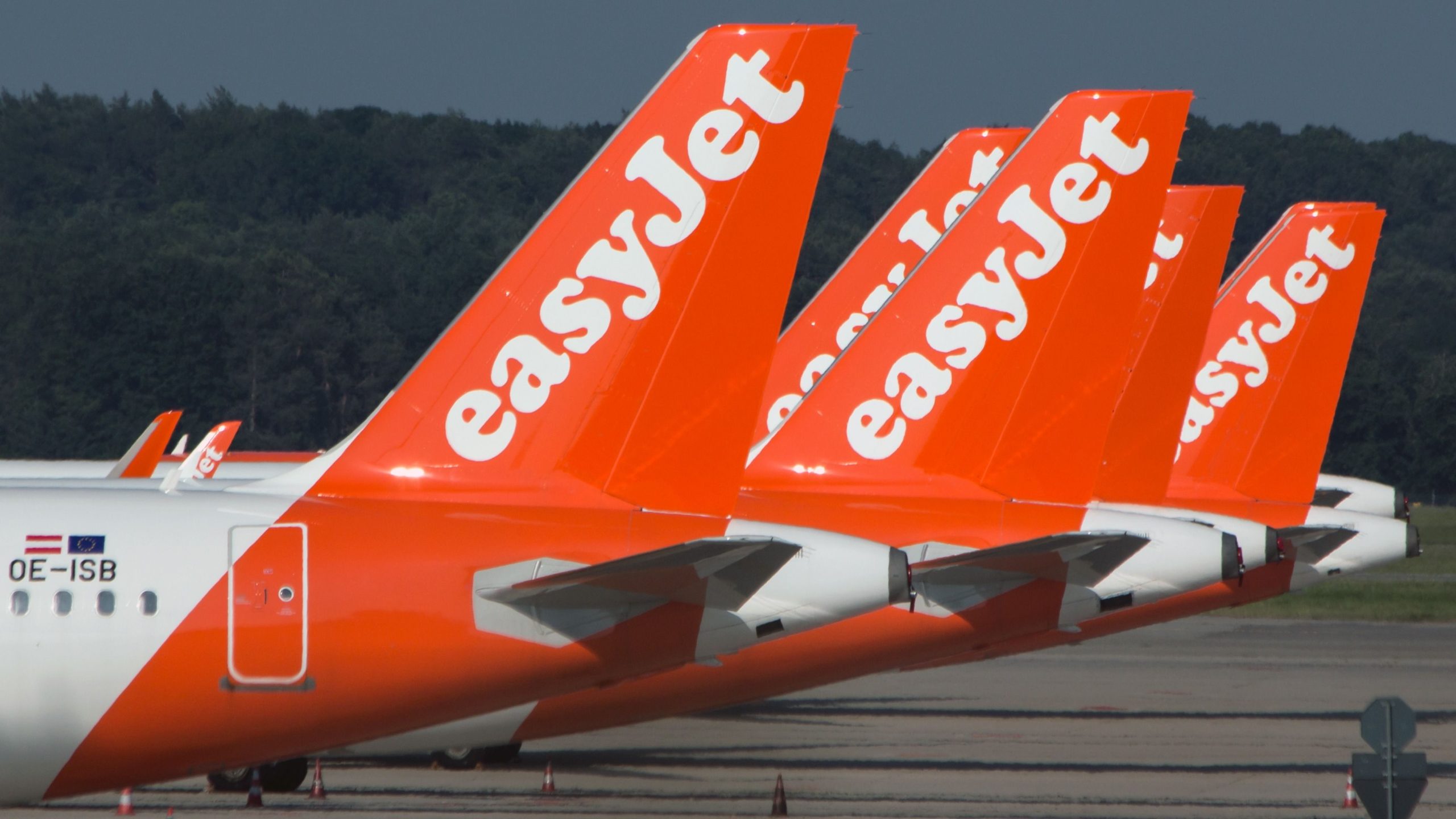 EasyJetの創設者は、航空会社が米国証券取引所にリストするよう呼びかけます