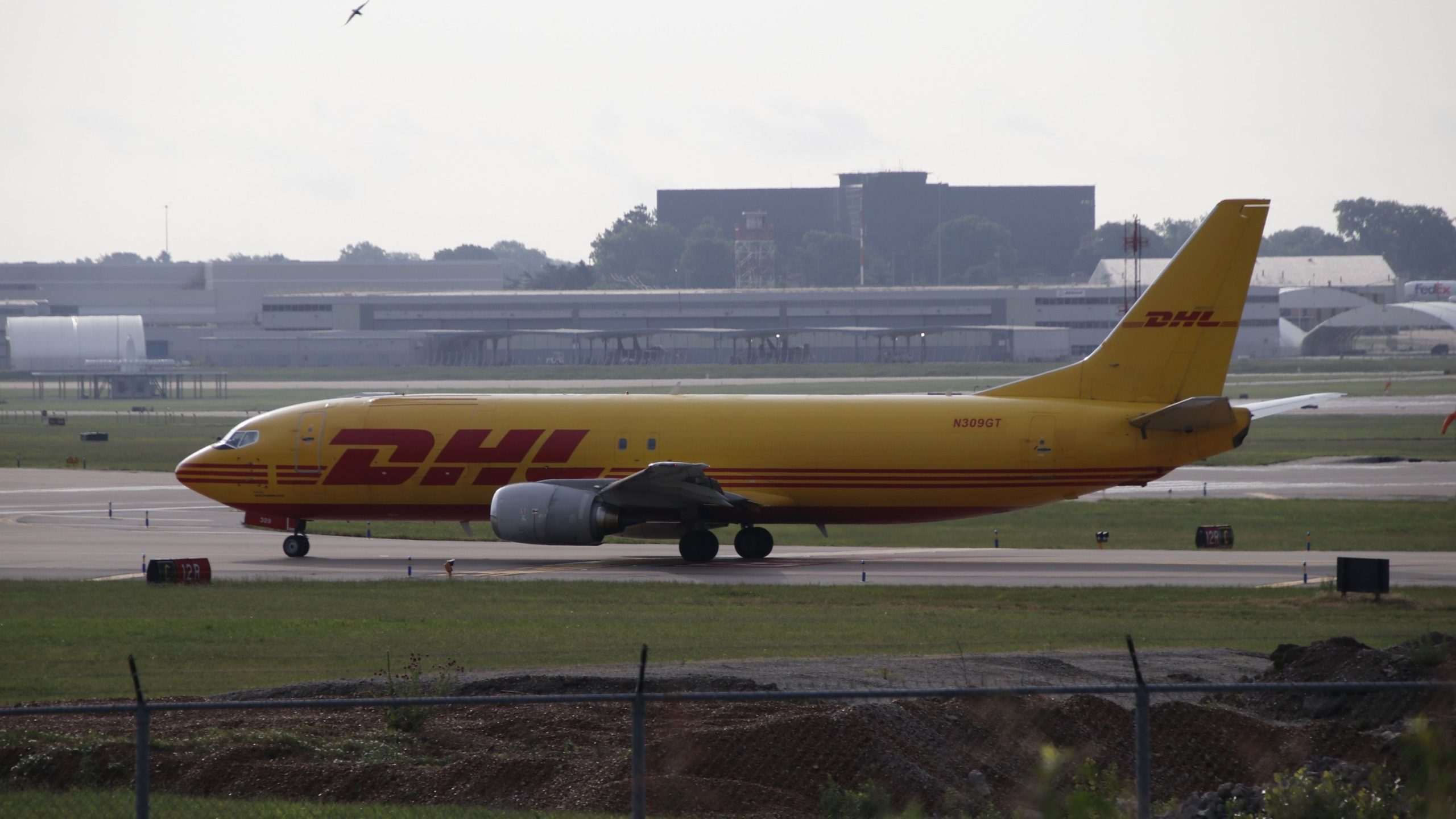ブレイキング：リプカルニスでのVilniusに縛られたDHL Boeing 737-400クラッシュ