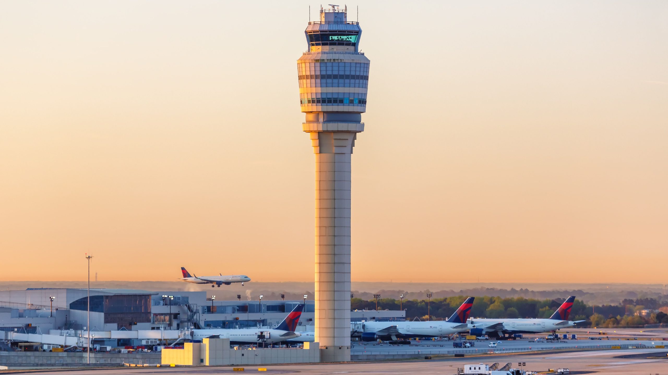 大ve日に18か月の100周年を祝う世界で最も忙しい空港